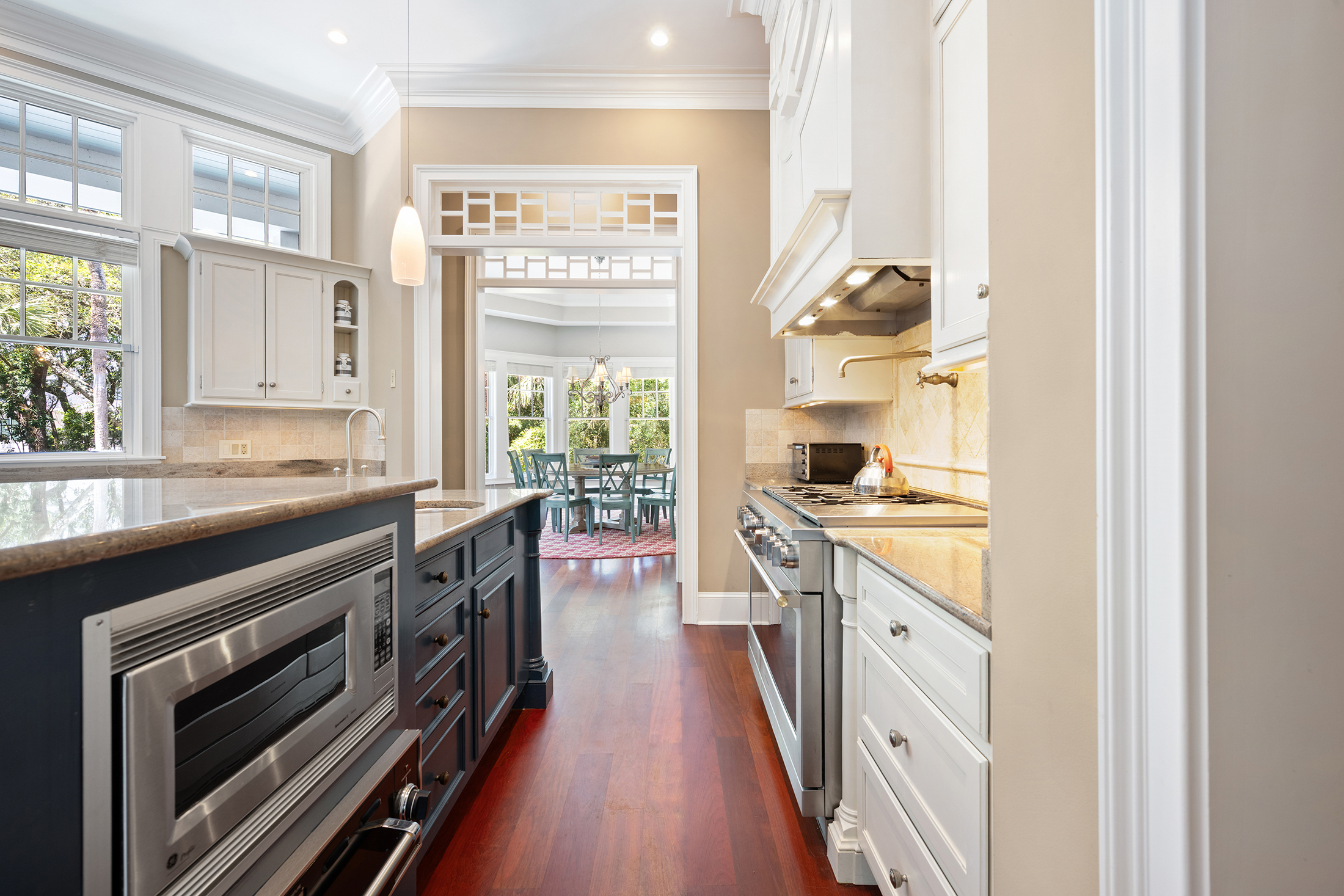3 Iron Clad | Modern kitchen w/ updated appliances
