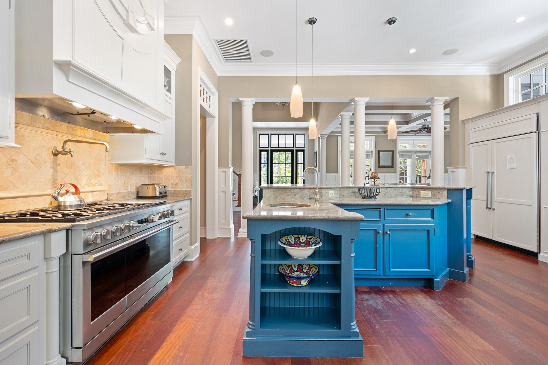 3 Iron Clad | Modern kitchen w/ updated appliances