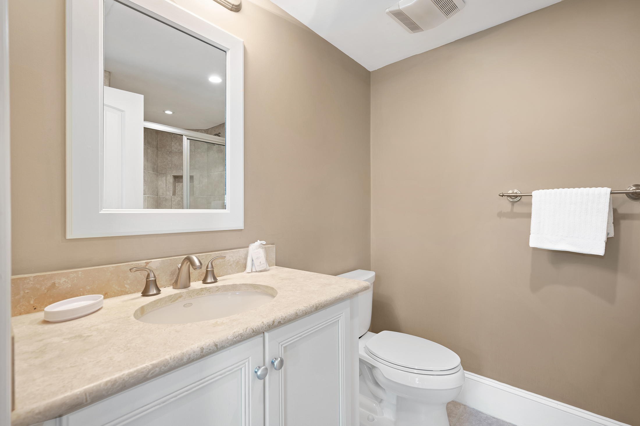 3 Iron Clad | Bedroom 6 bathroom