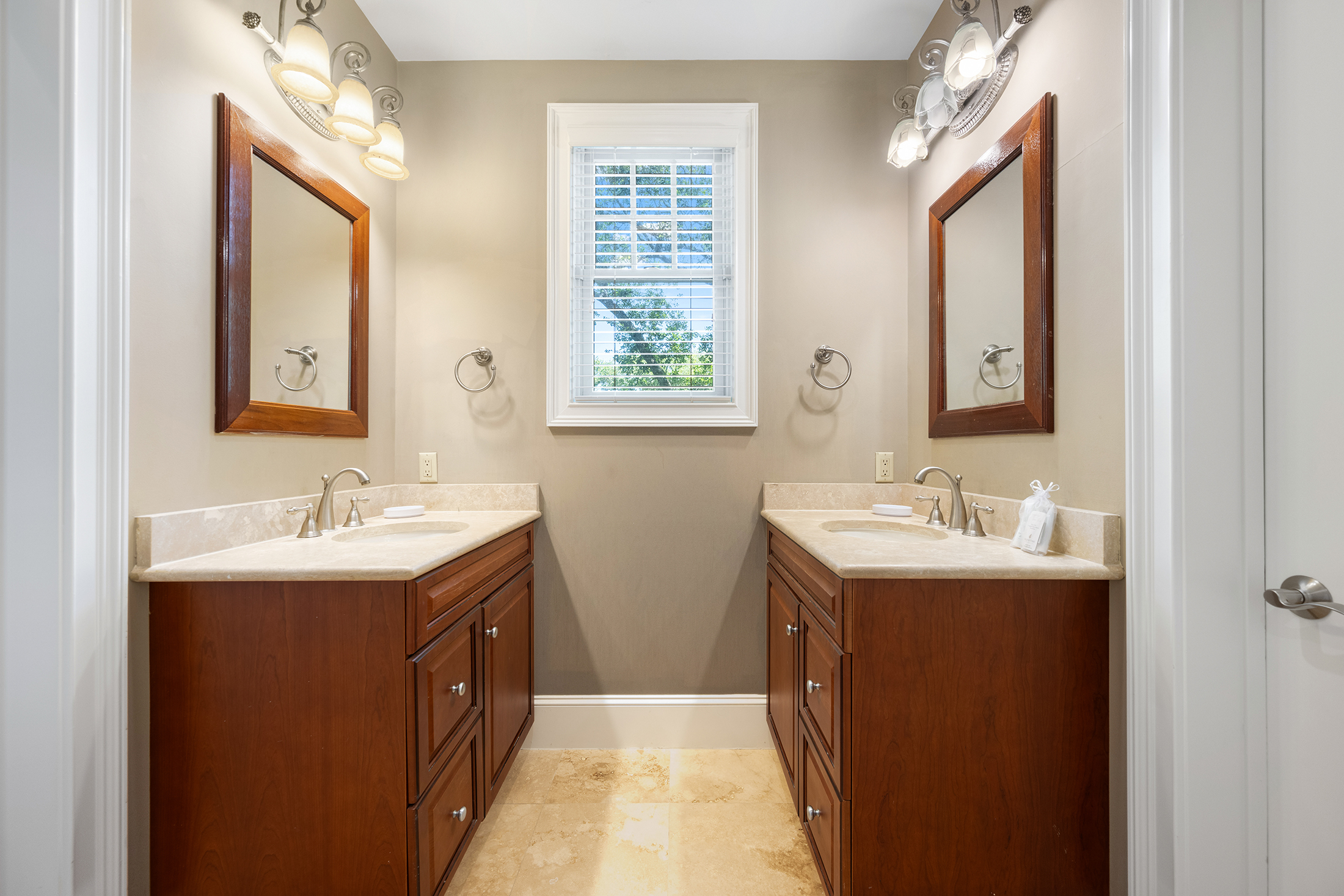 3 Iron Clad | Bedroom 2 Bathroom