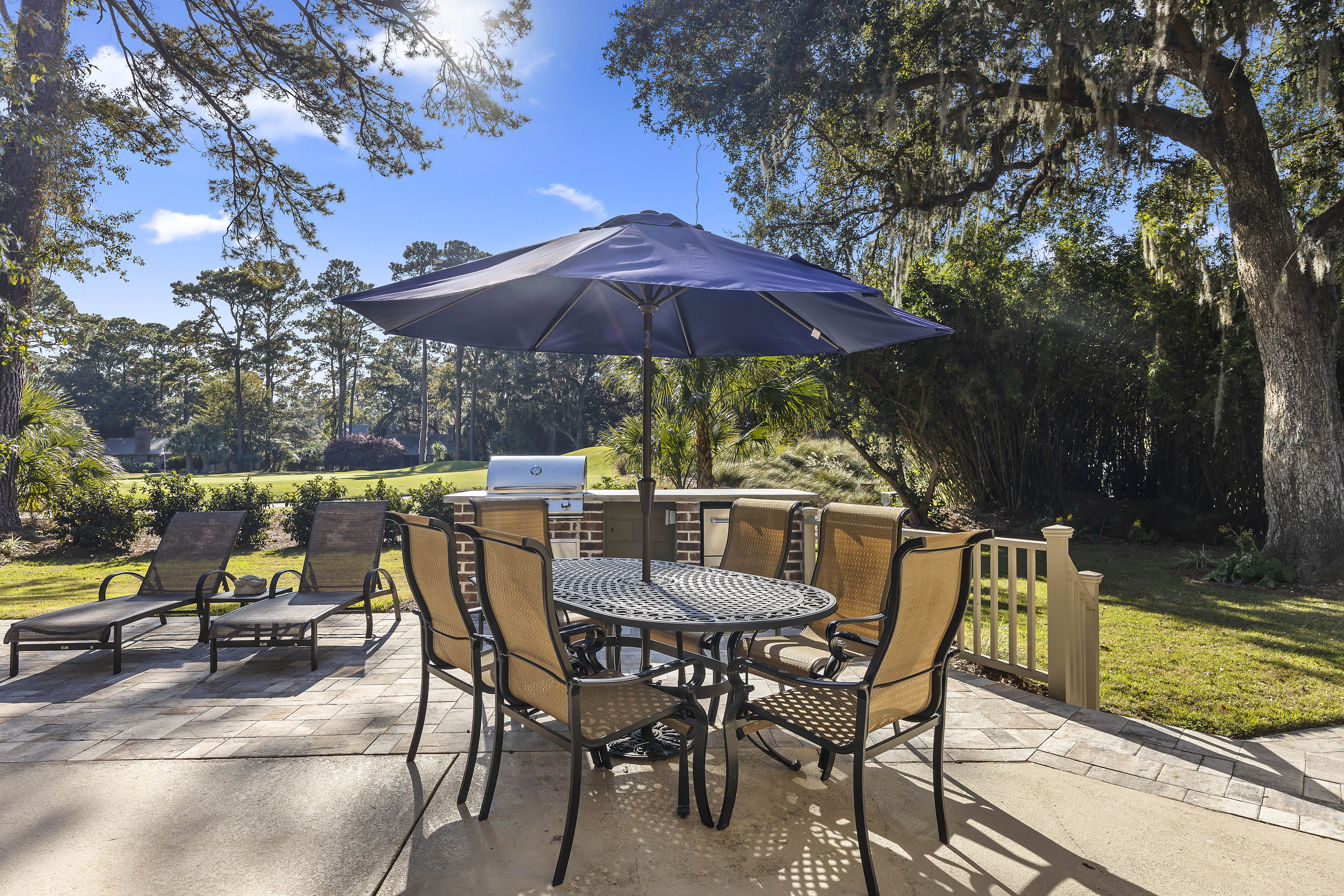 2 Tupelo | relax and sit back by the pool 