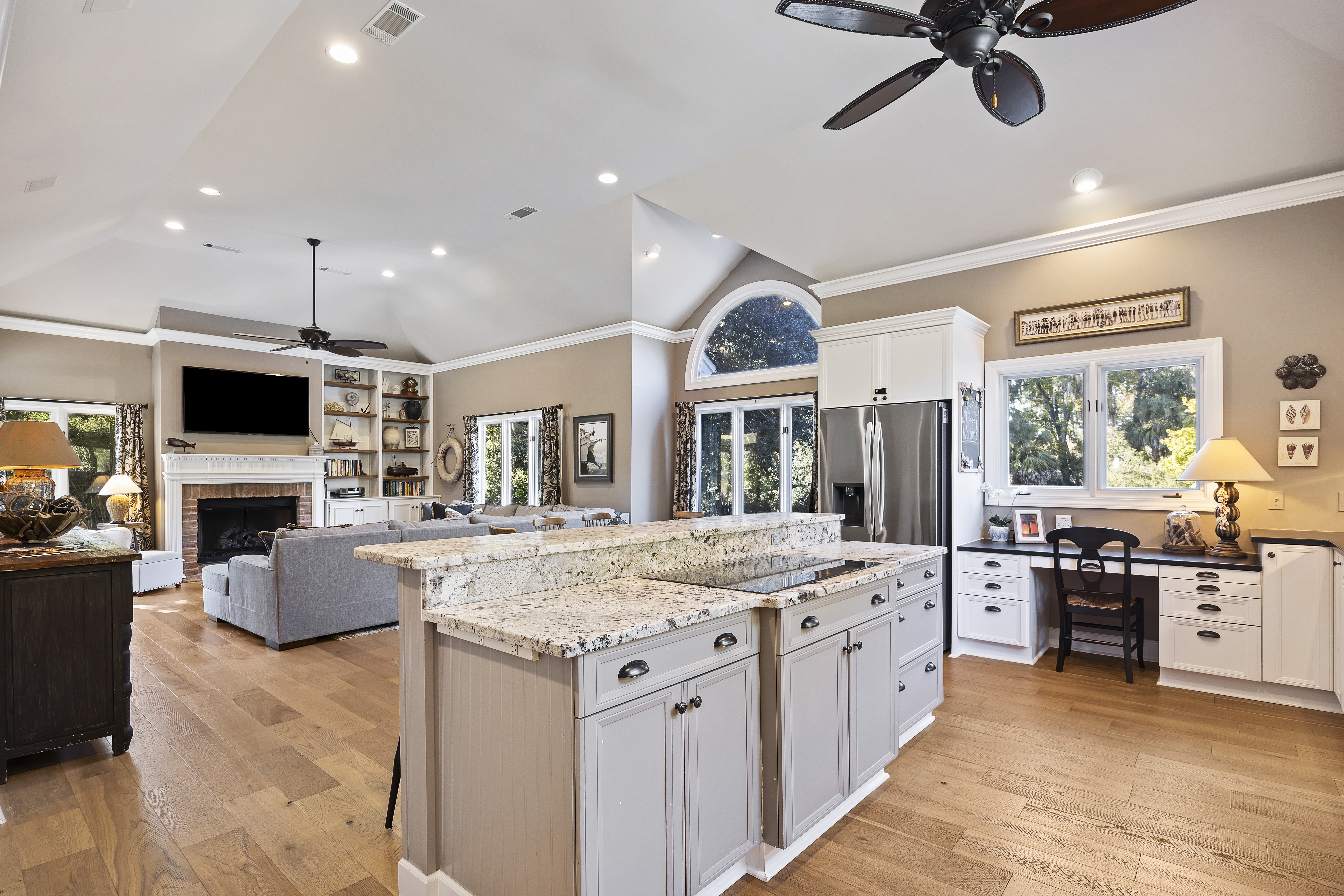 2 Tupelo | Stunning spacious kitchen