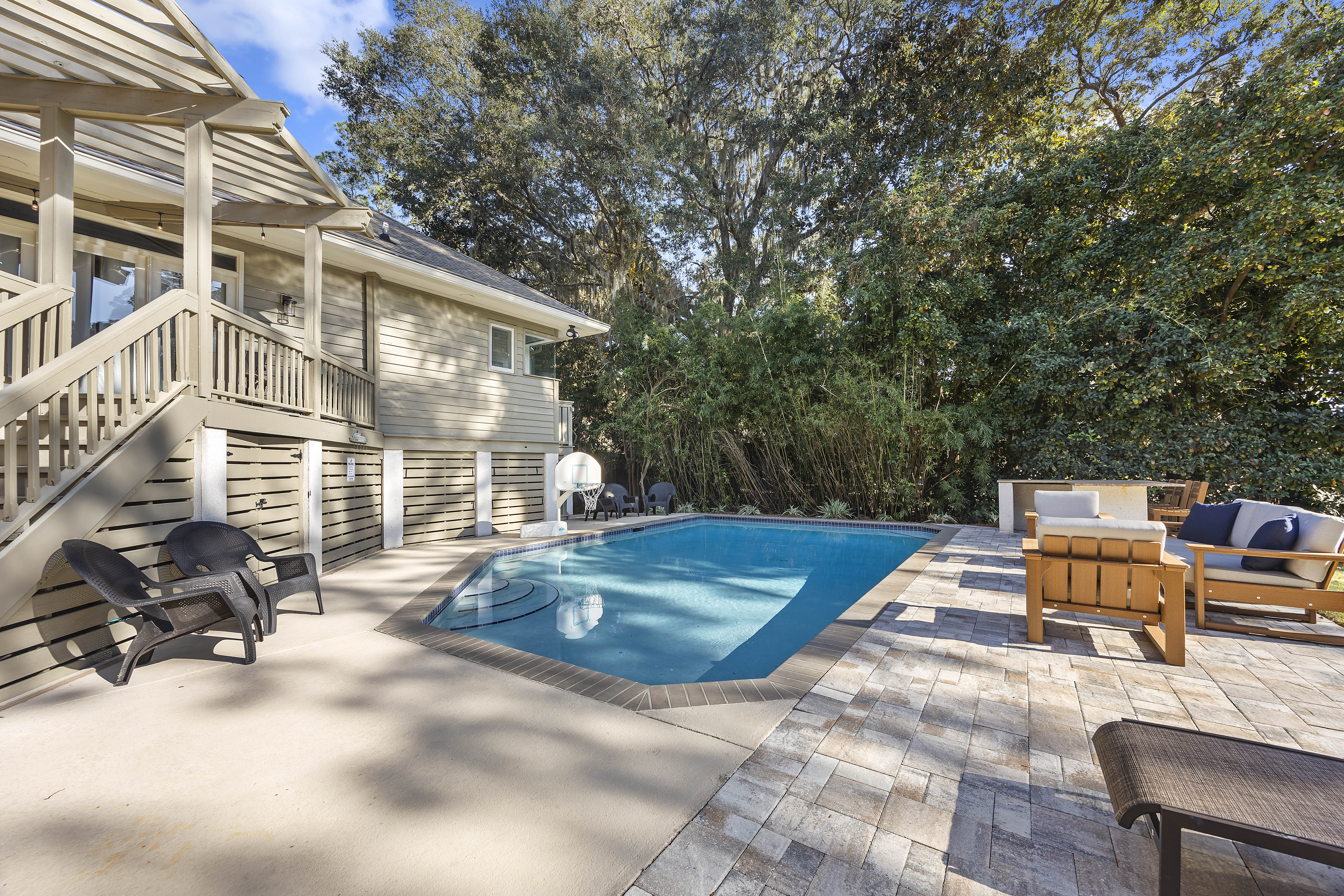 2 Tupelo | Luxurious pool deck with fairway views