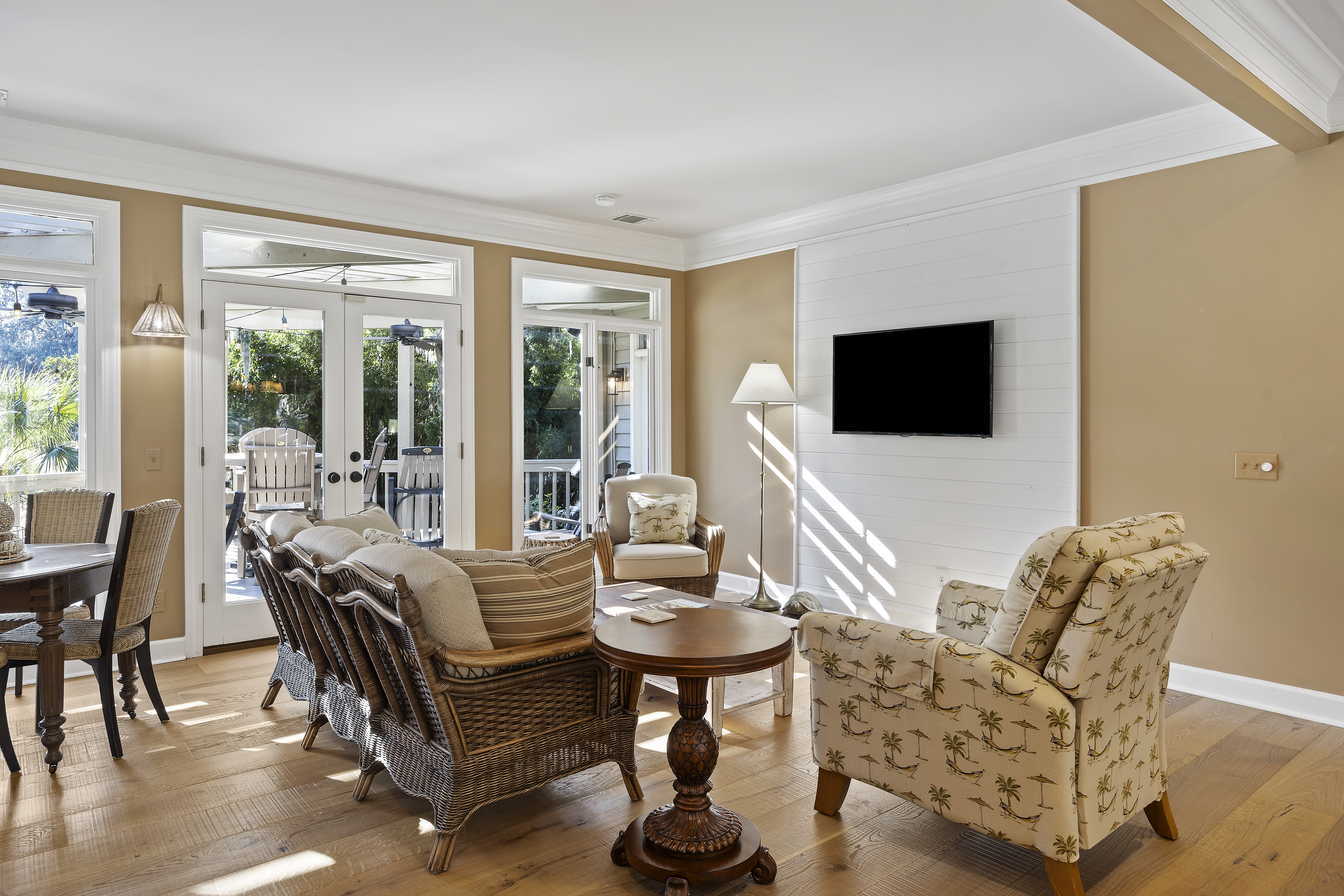 2 Tupelo | Second living area, bright & multifunctional