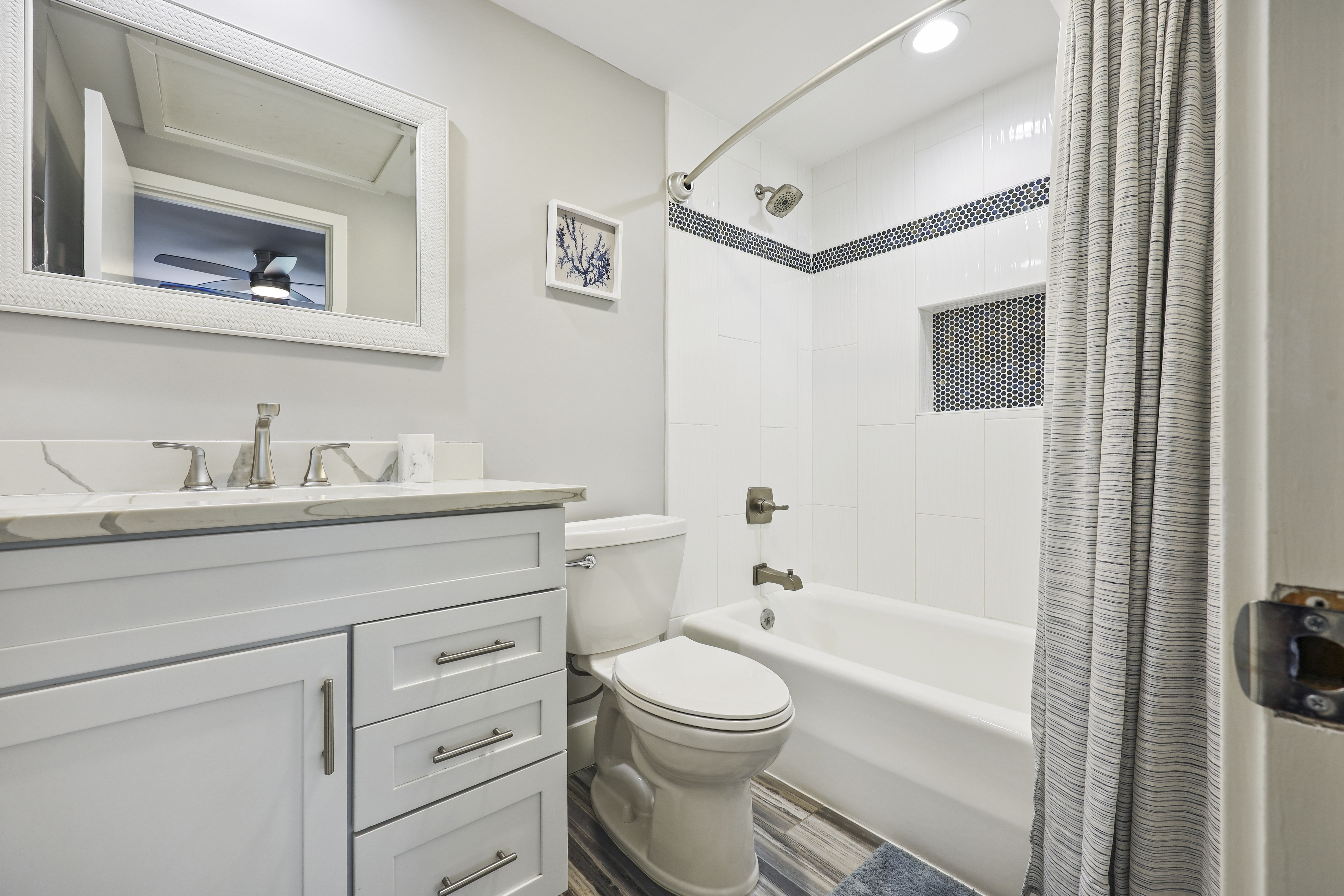 283 Turnberry | Bedroom 3 Bathroom
