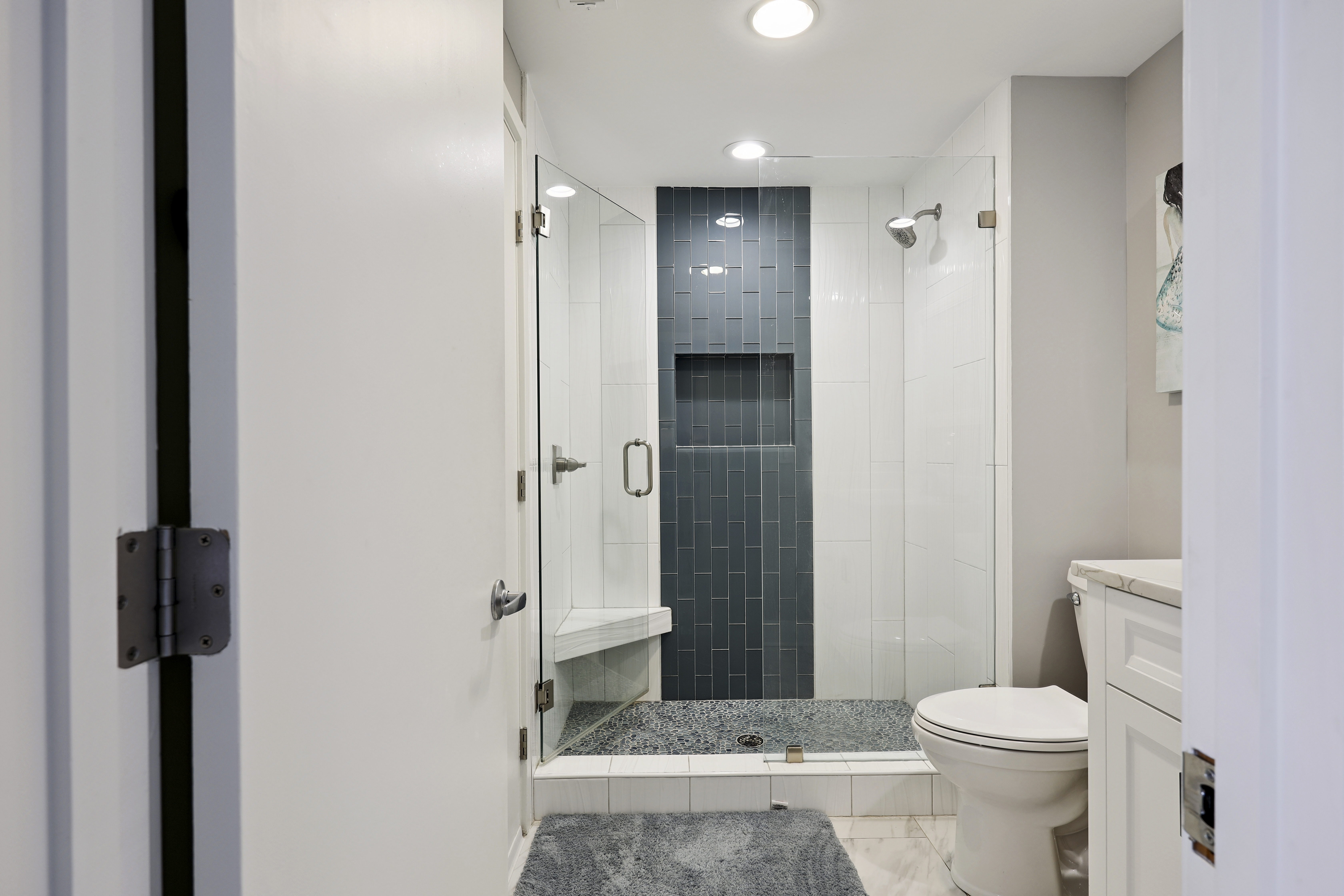 283 Turnberry | Bedroom 2 Bathroom