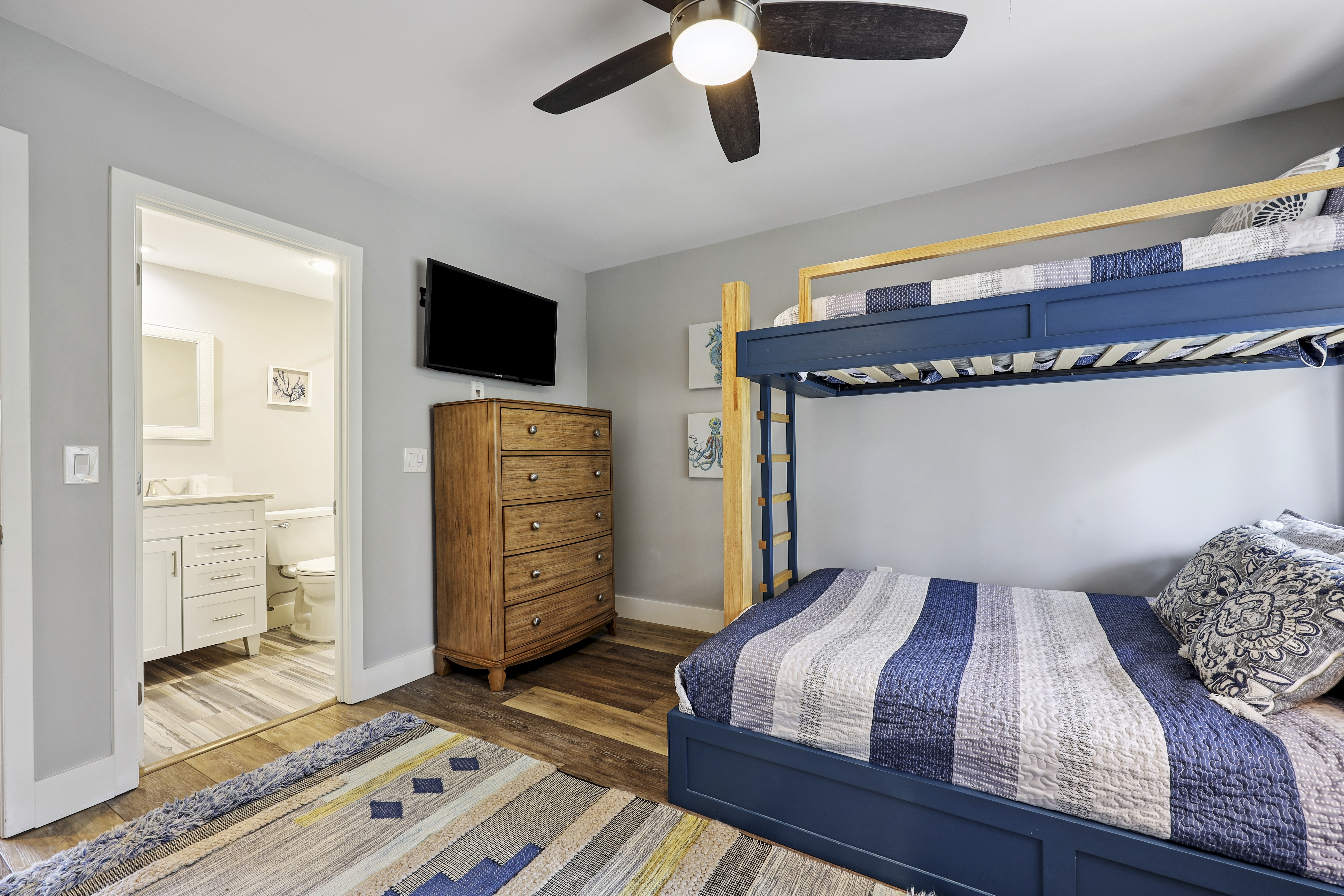 283 Turnberry | Bedroom 3 2 Bunks Beds 