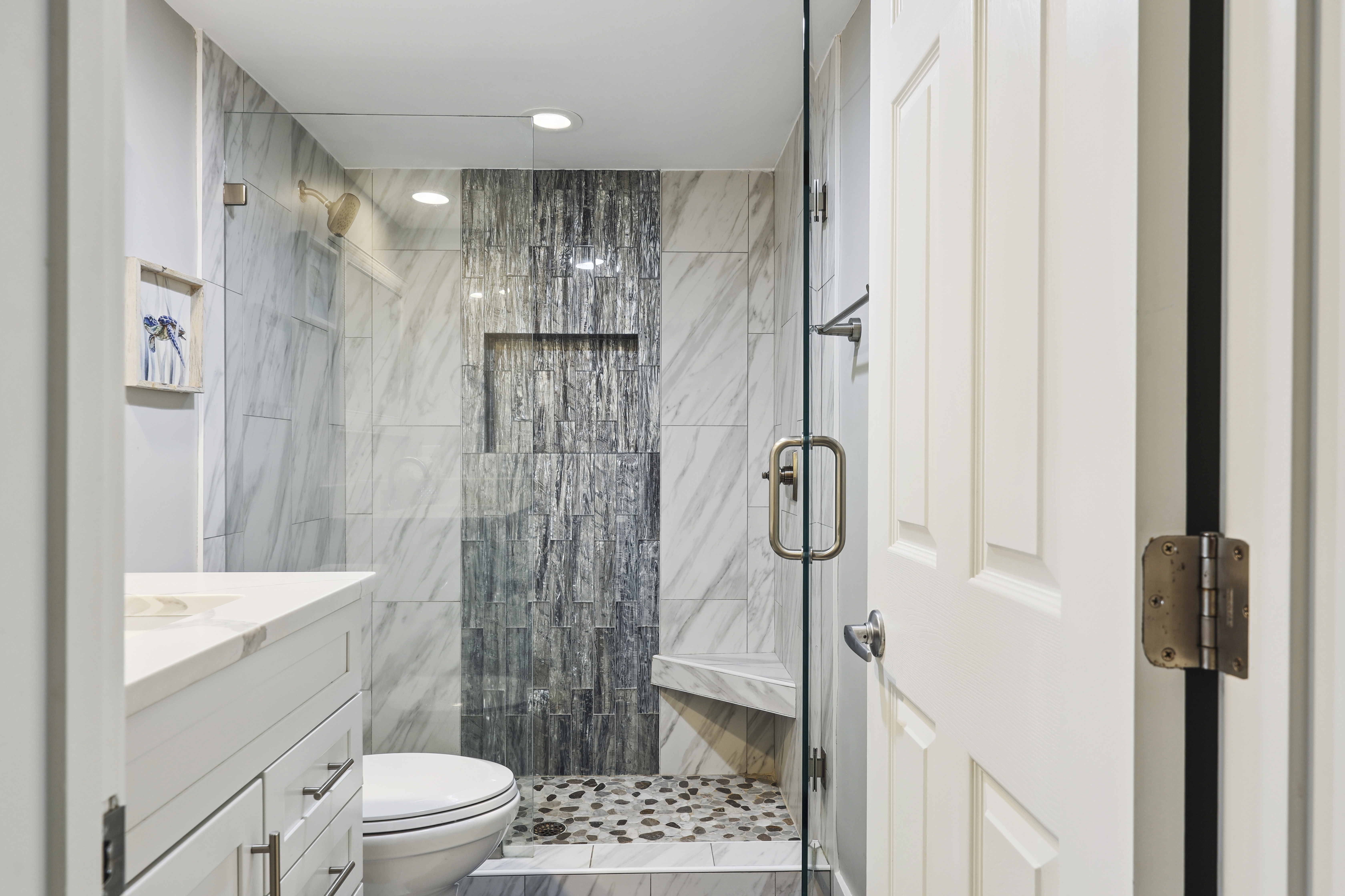 283 Turnberry | Bedroom 1 Bathroom