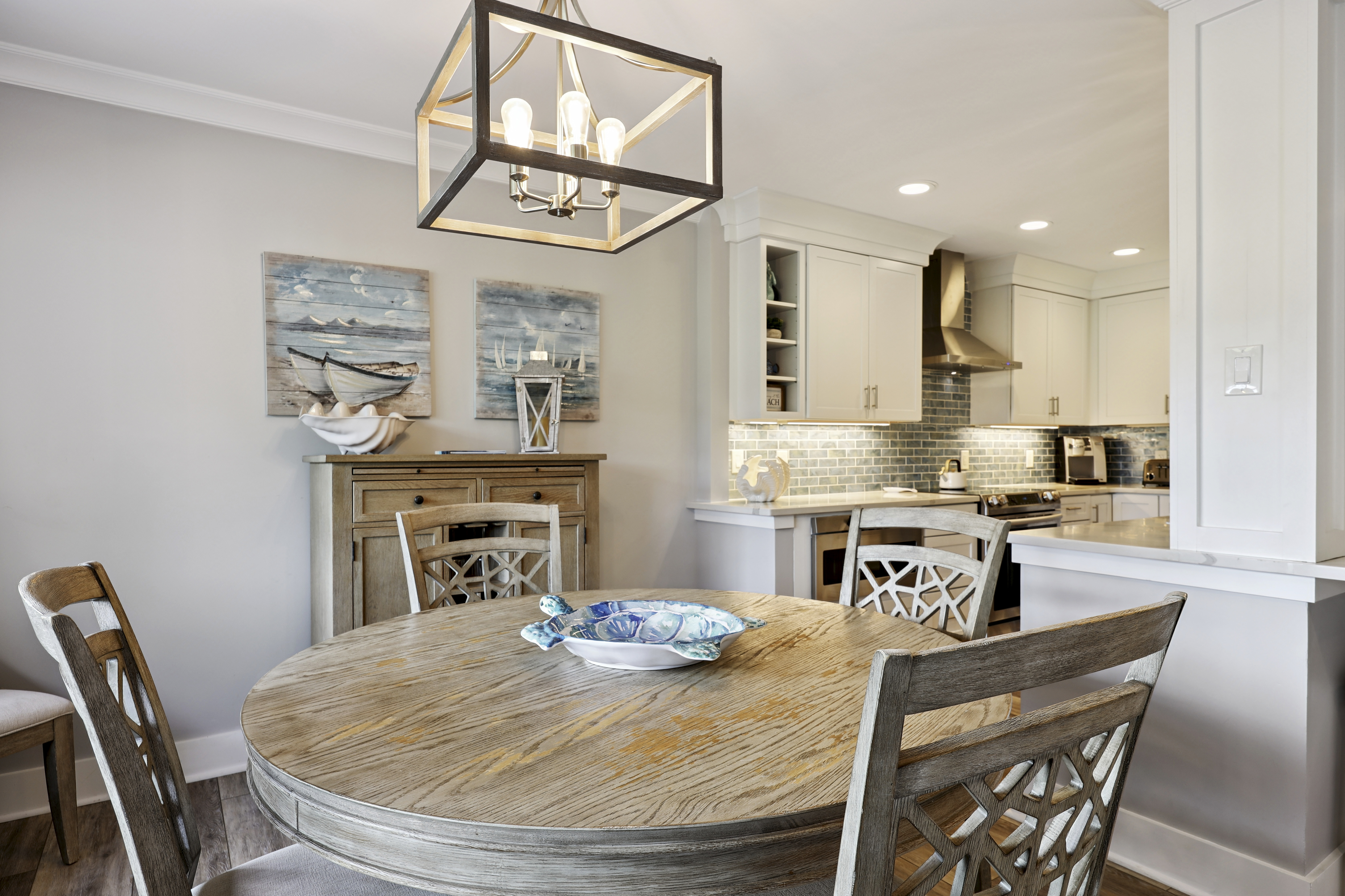 283 Turnberry | Dining Area