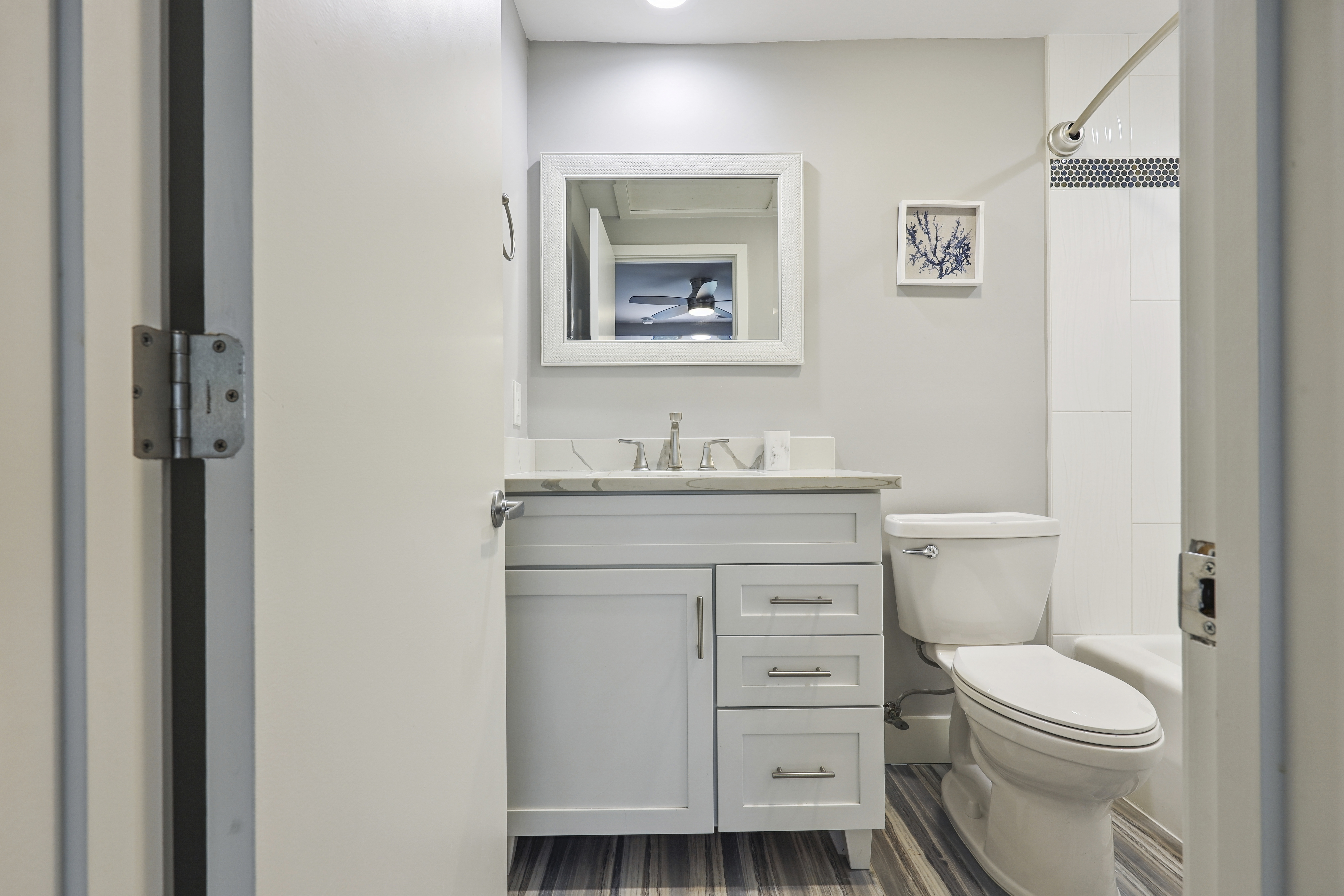 283 Turnberry | Bedroom 3 Bathroom