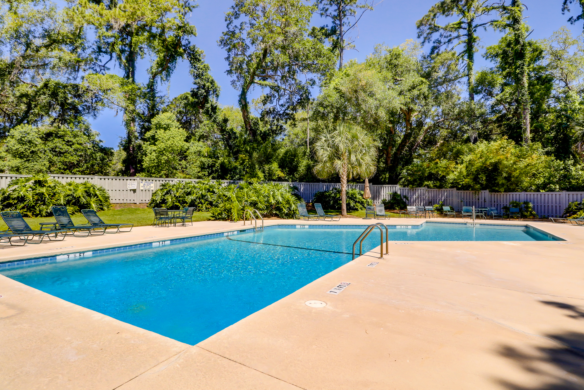 Amenities / 3322 Lake Forest