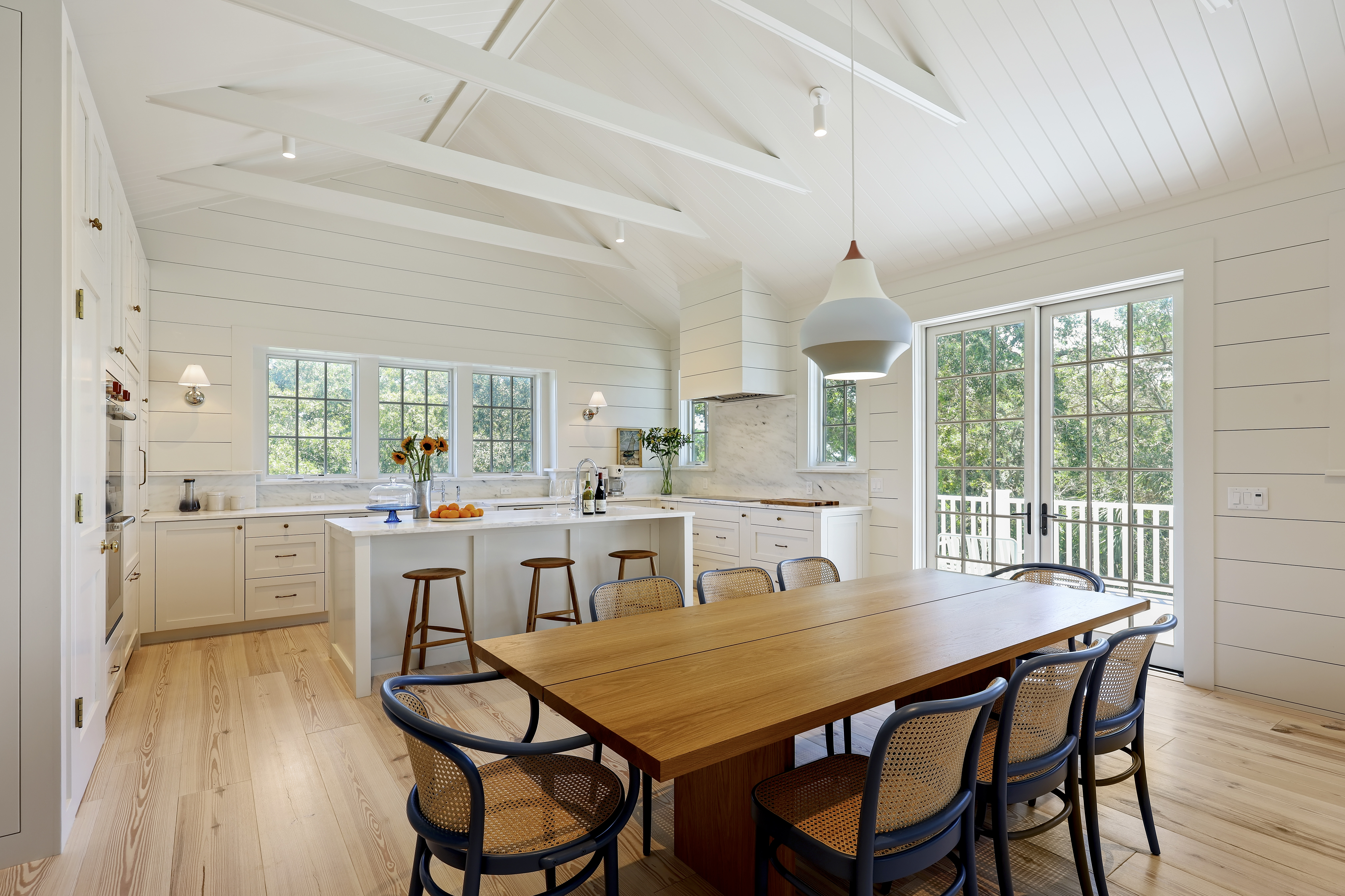 10 Cassina | Dining Room and Kitchen 