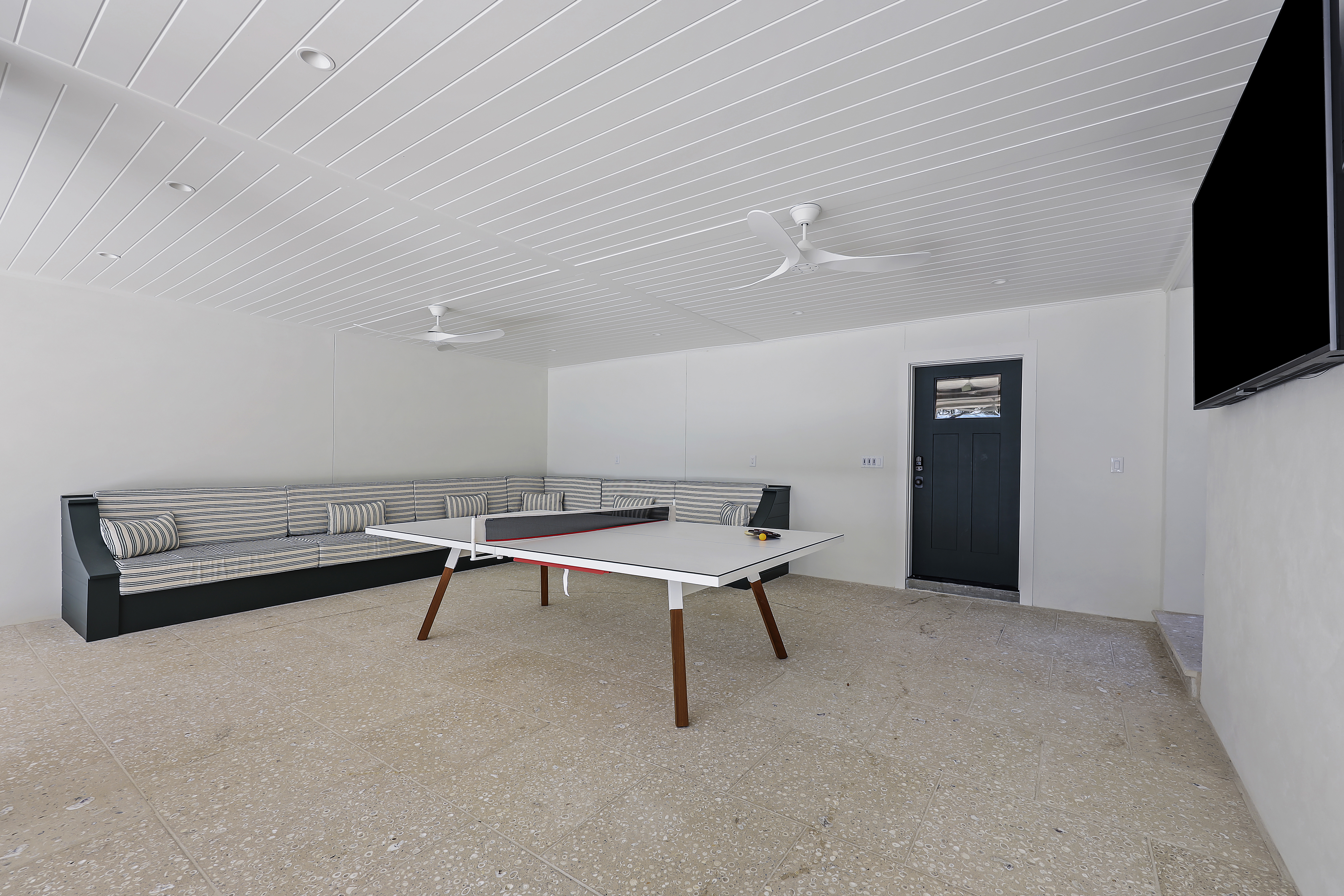 10 Cassina | Ping Pong Table