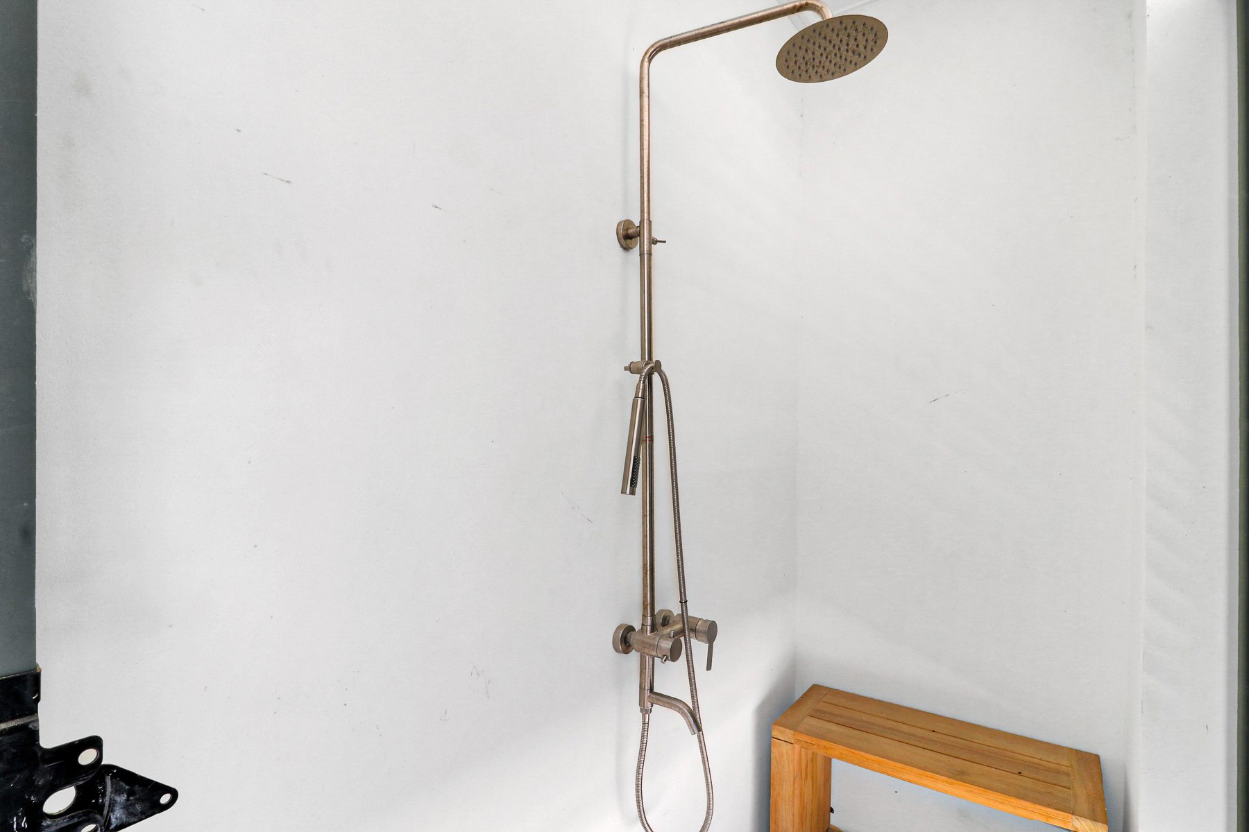 10 Cassina | Private outdoor shower