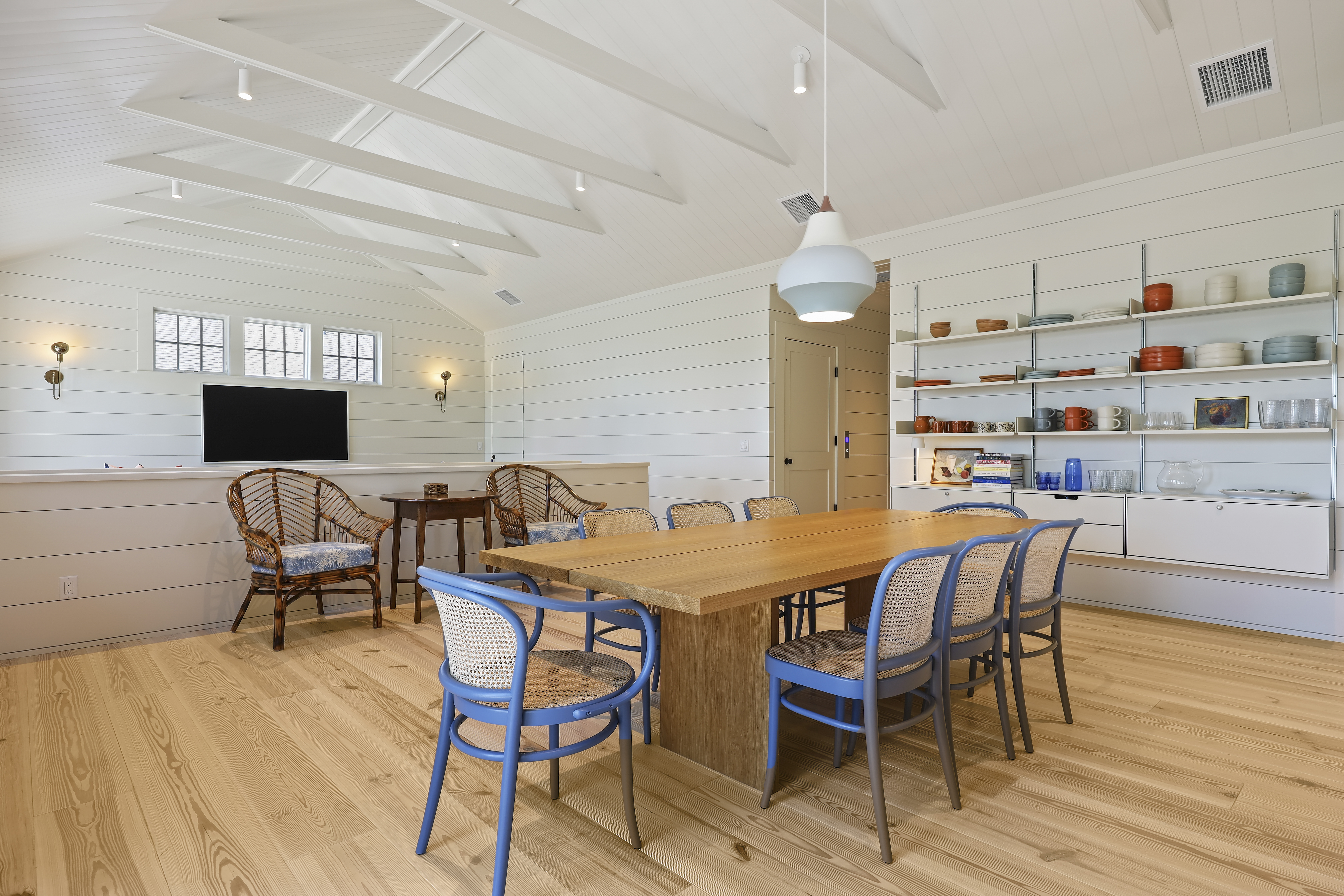 10 Cassina | Dining Room and Kitchen 