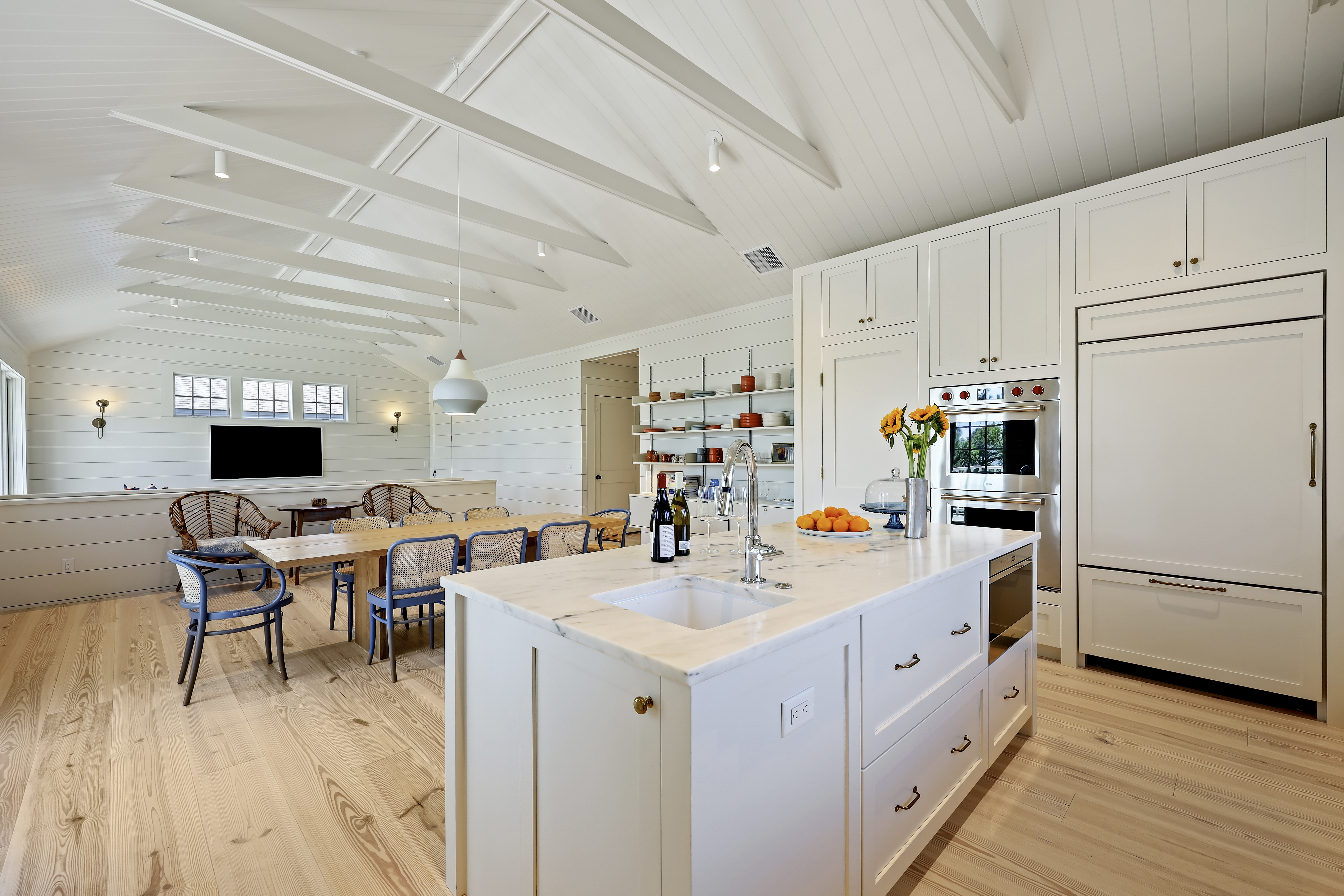 10 Cassina | Dining Room and Kitchen 