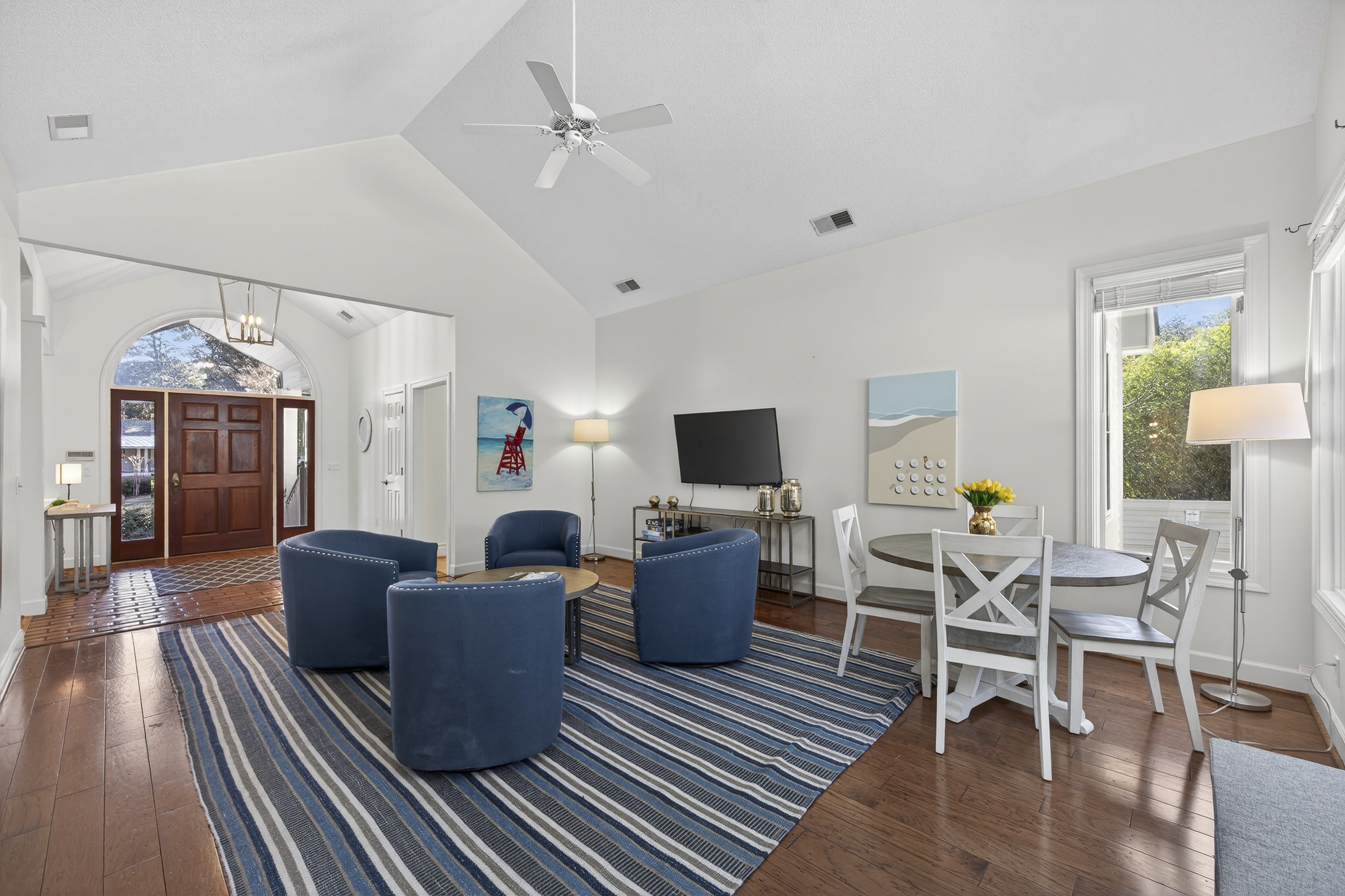 36 Red Oak | Secondary living room w/ fun game area