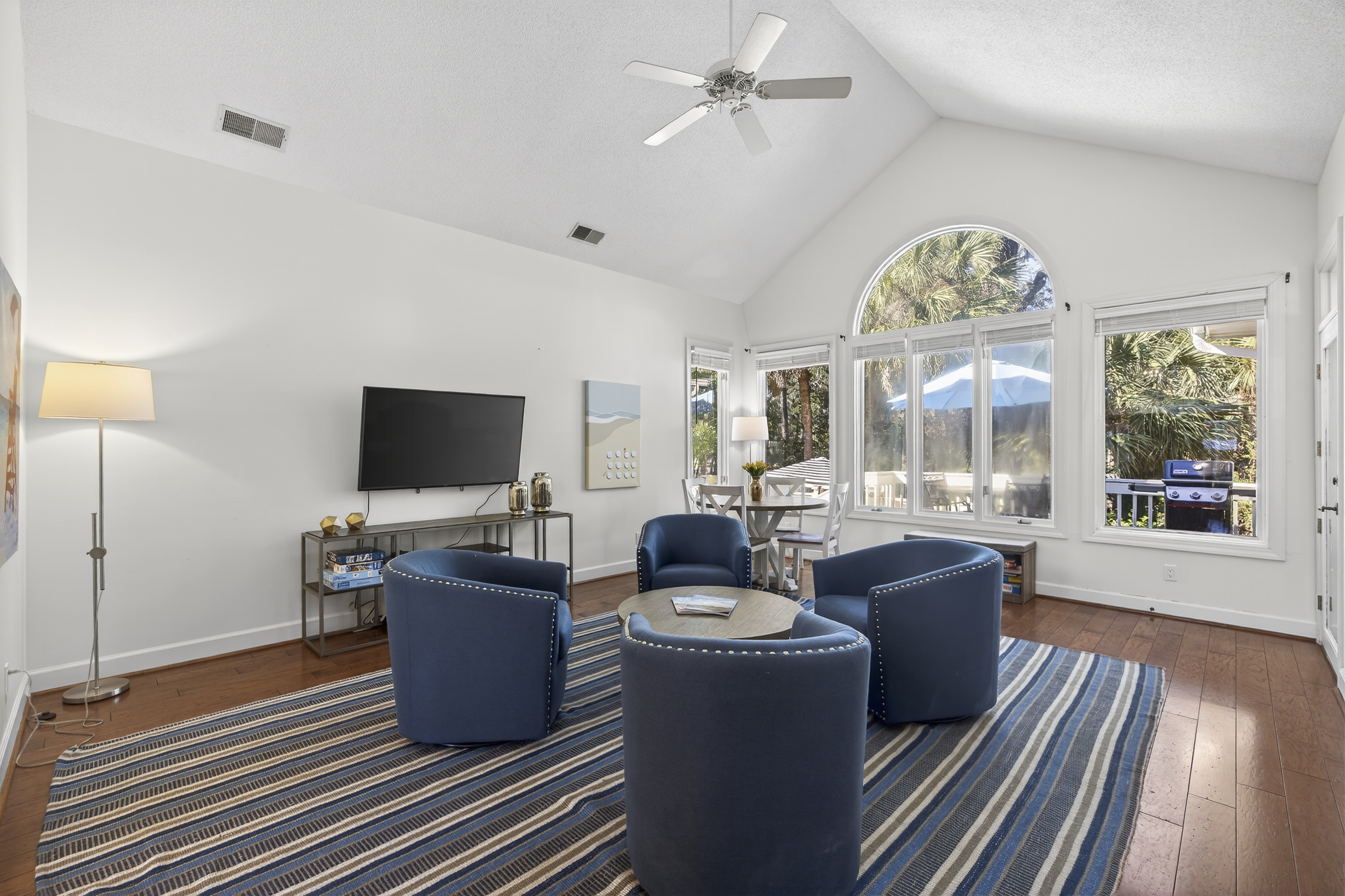 36 Red Oak | Secondary living room w/ fun game area