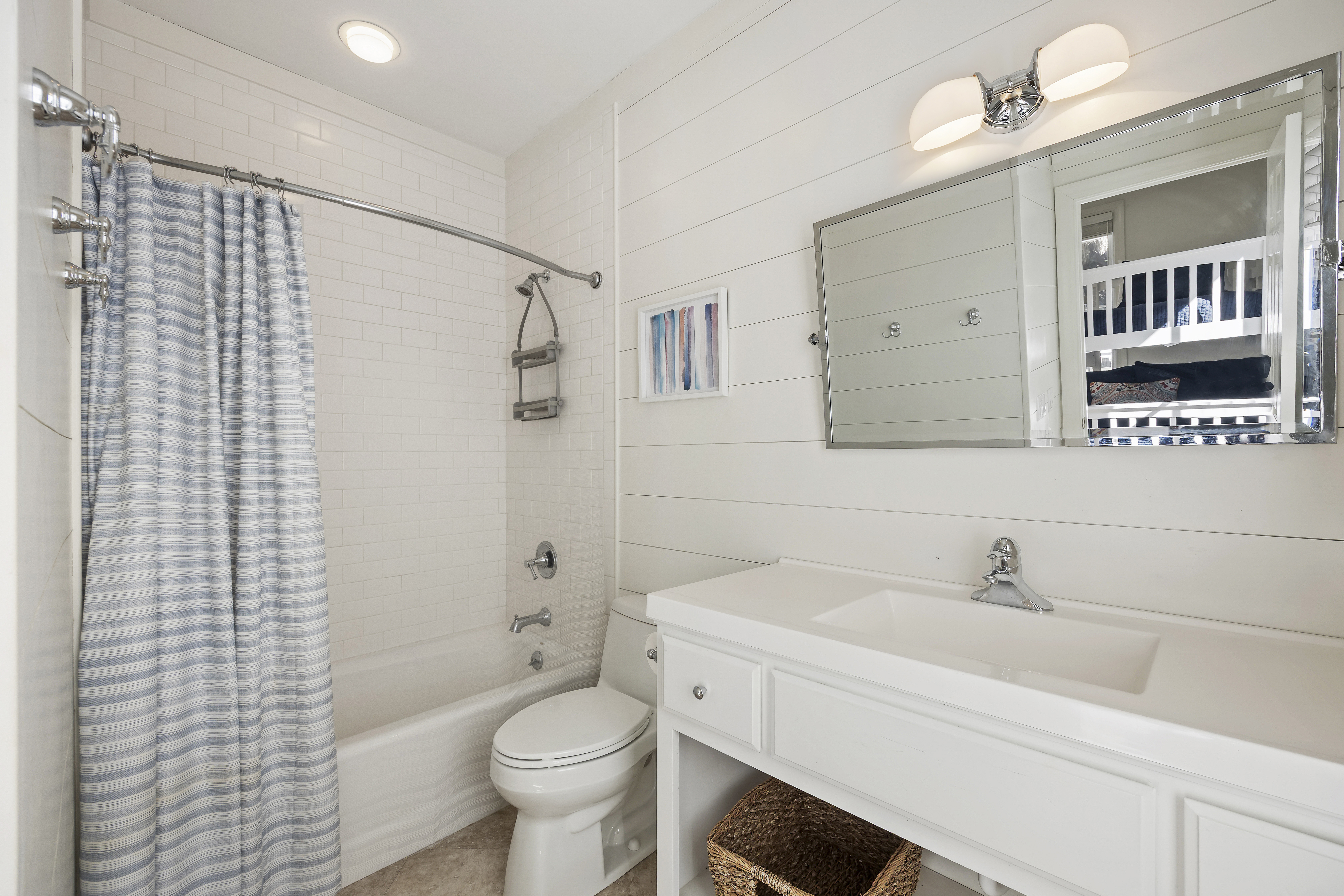 36 Red Oak | Bedroom 3 bathroom w/ tub/shower combo