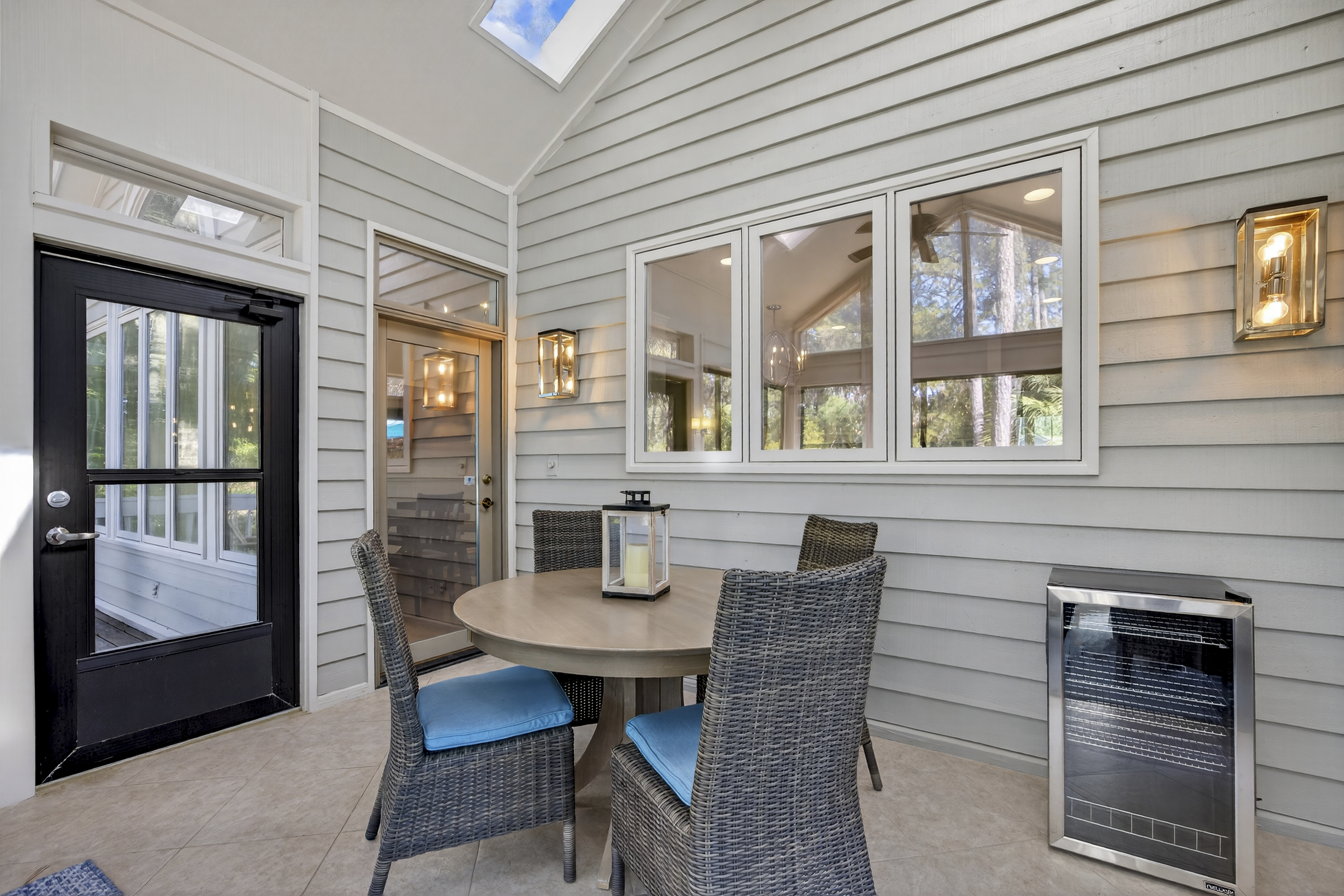 36 Red Oak | Carolina Room w/ dining area for 4