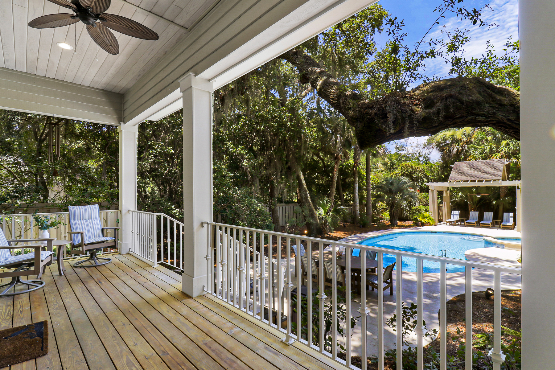 2 Royal Tern | Large Wrap-Around Porch