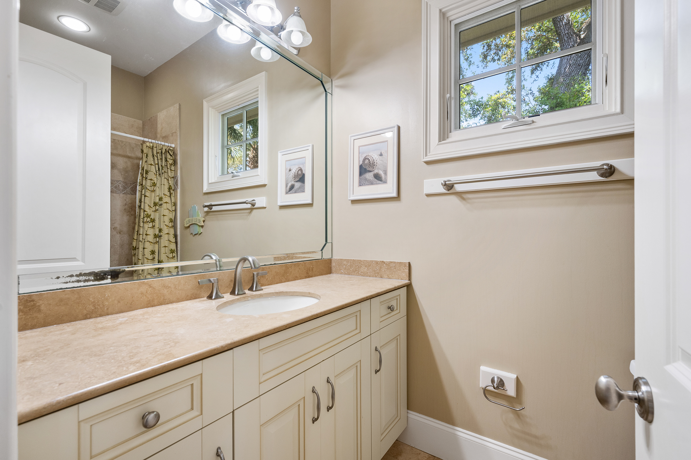 30 Ruddy Turnstone | bedroom 2 Full Bathroom