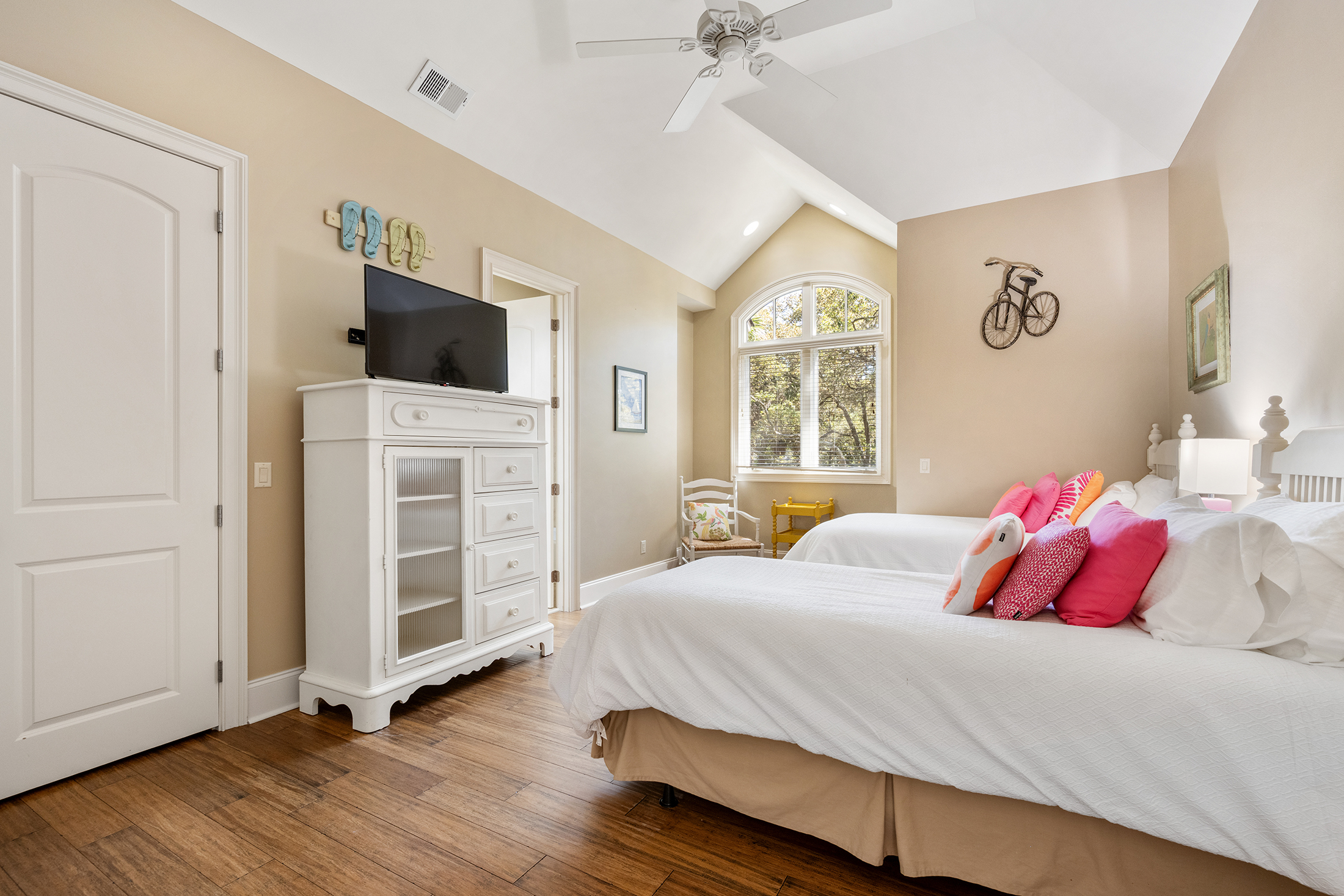 30 Ruddy Turnstone | Bedroom 2 two twin beds
