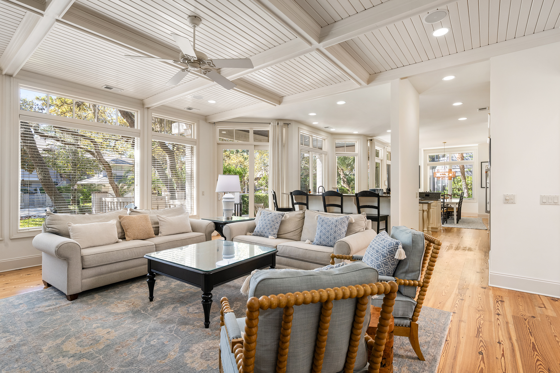 30 Ruddy Turnstone | Living room w/ ample seating