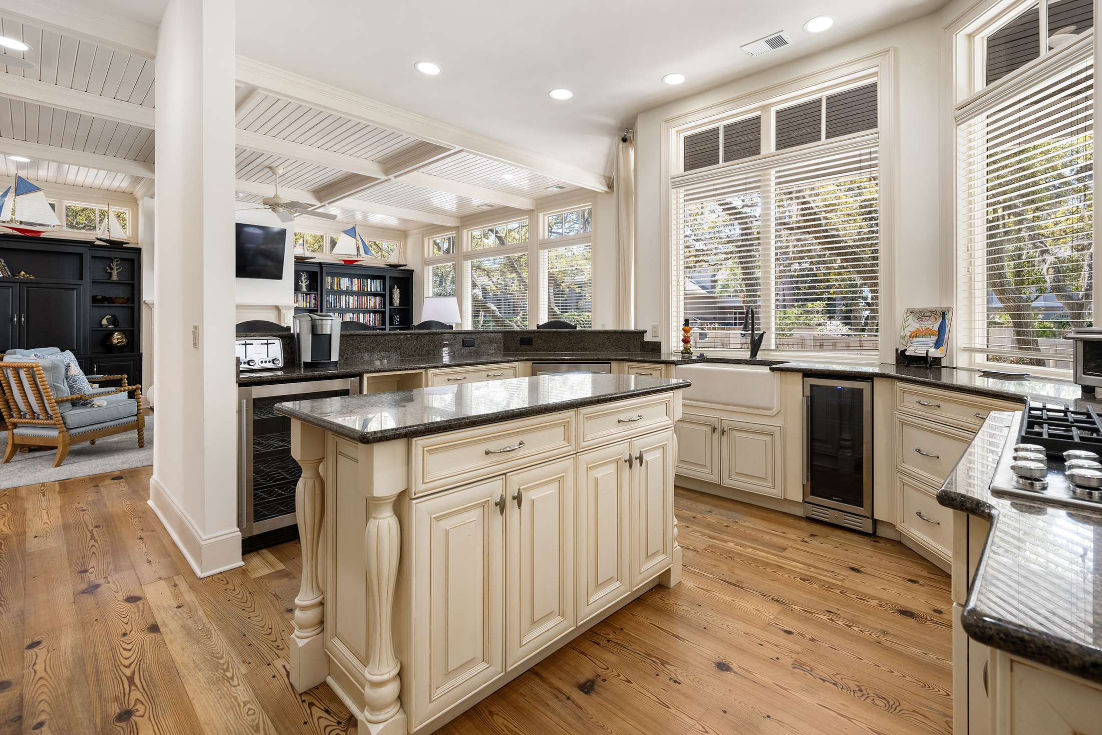 30 Ruddy Turnstone | Massive kitchen w/ pool views