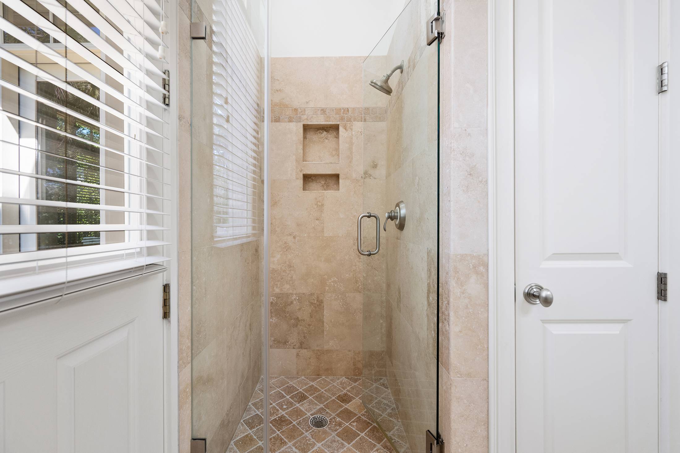 30 Ruddy Turnstone | First floor full bathroom