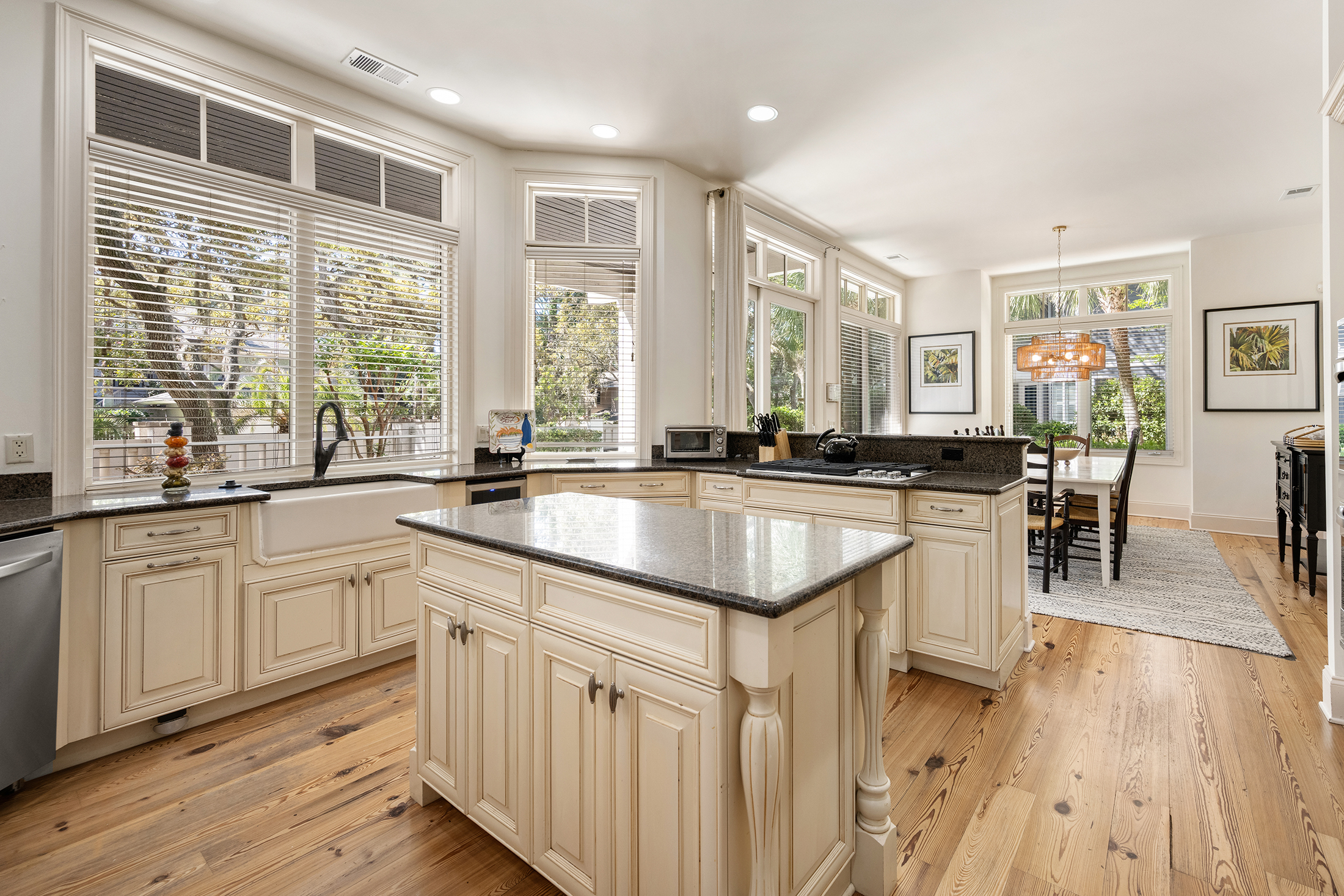 30 Ruddy Turnstone | Massive kitchen w/ pool views