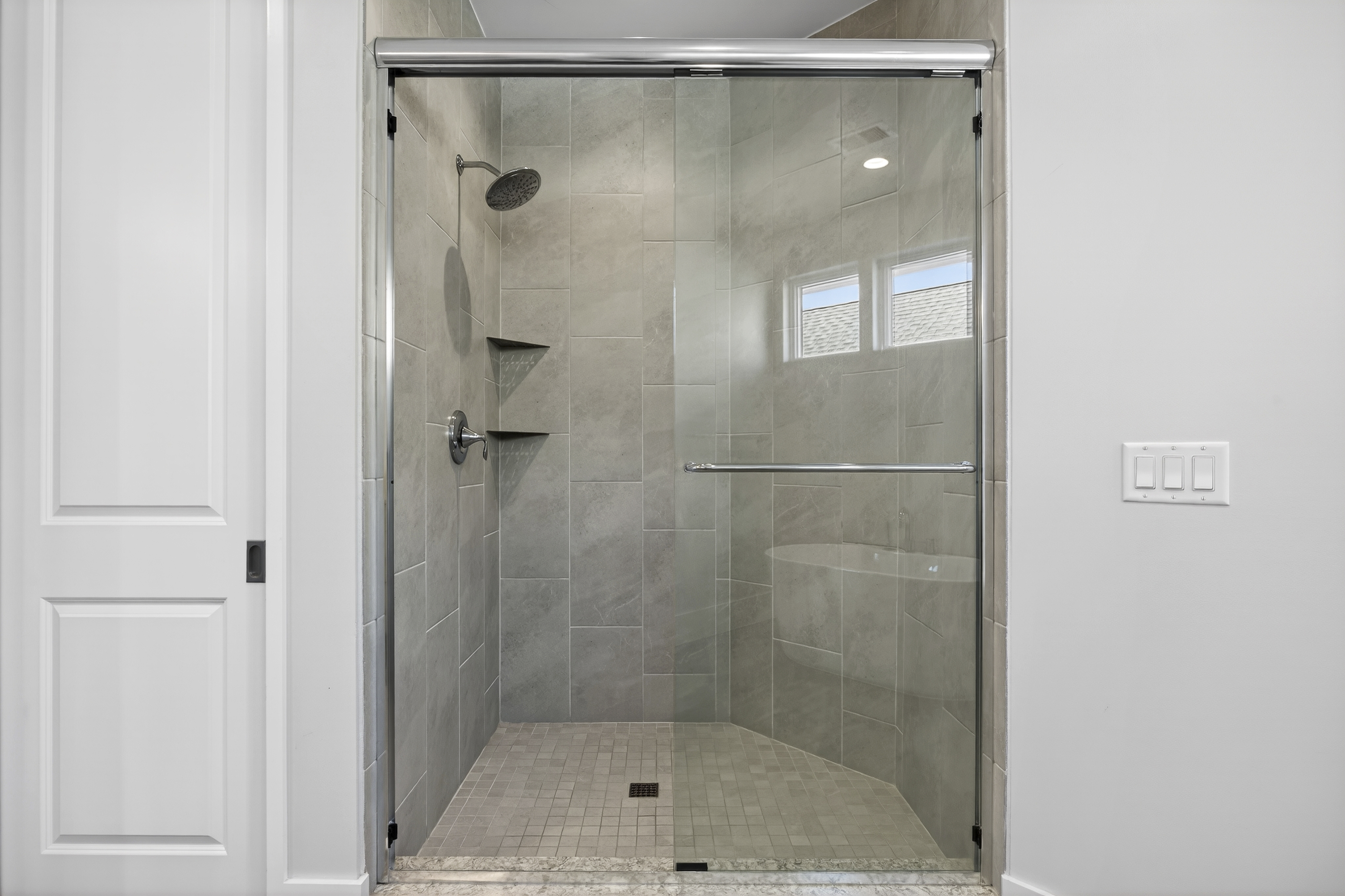 103 Dune Lane | Bedroom 5 bathroom w/ tub & shower