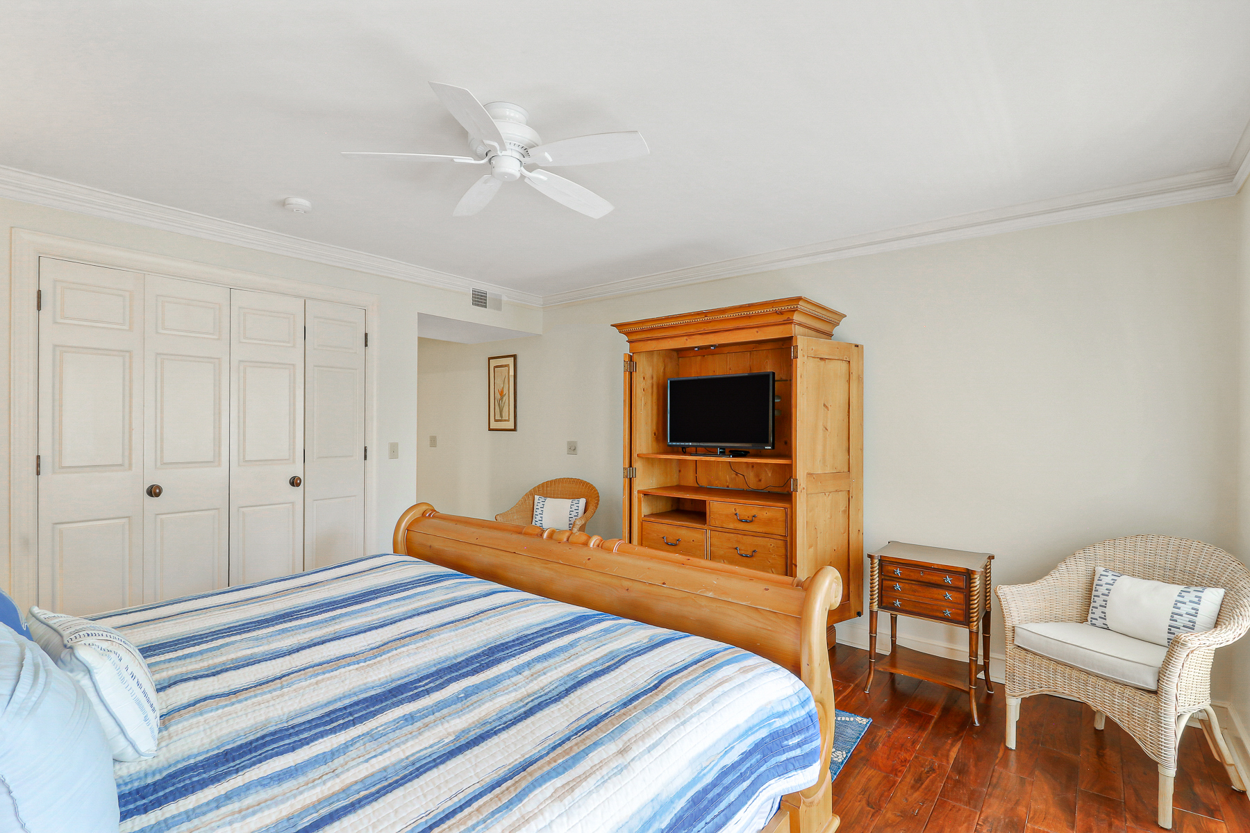 162 Mooring Buoy | Bedroom 2 King bed w/ ensuite bathroom