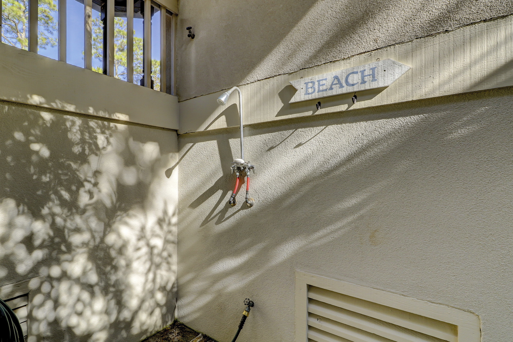 162 Mooring Buoy | Outdoor shower area