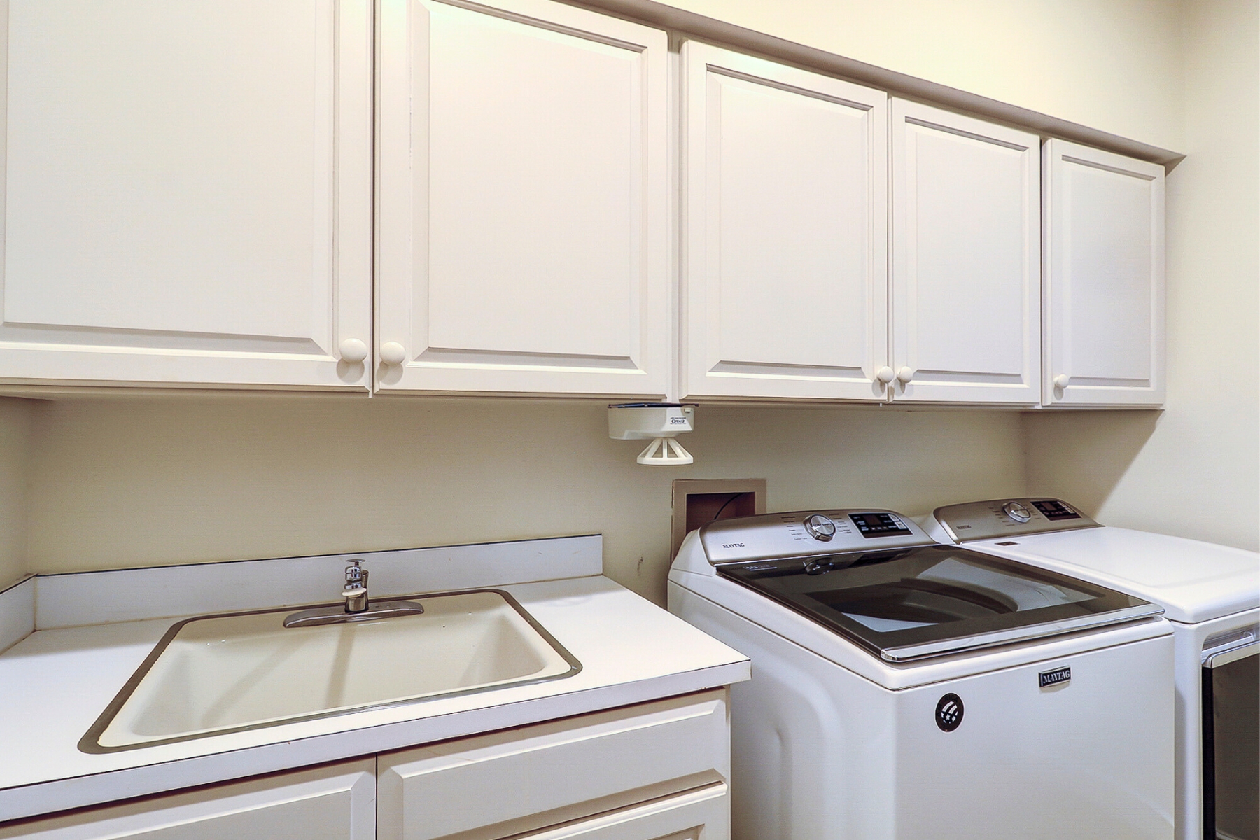 162 Mooring Buoy | Laundry Room