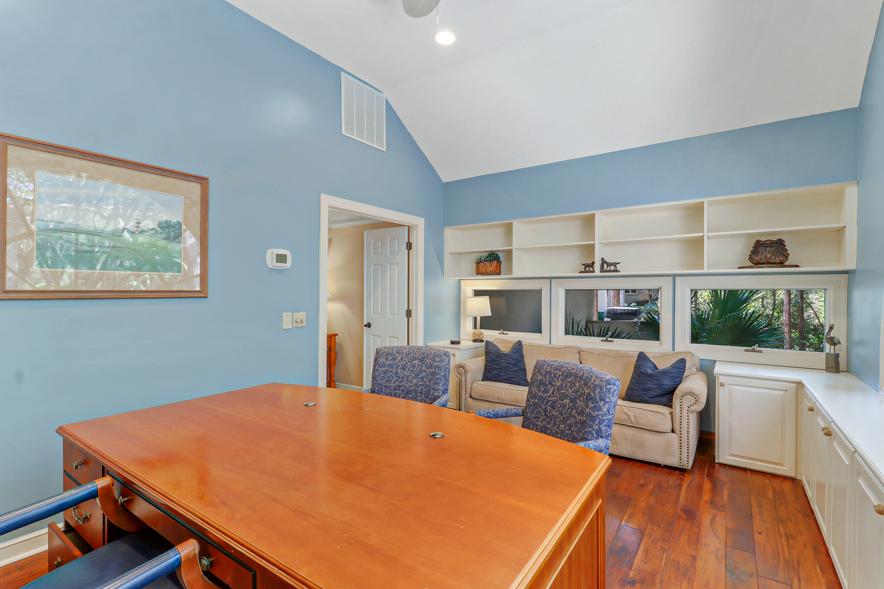 162 Mooring Buoy | Private office with large desk & sleeper sofa