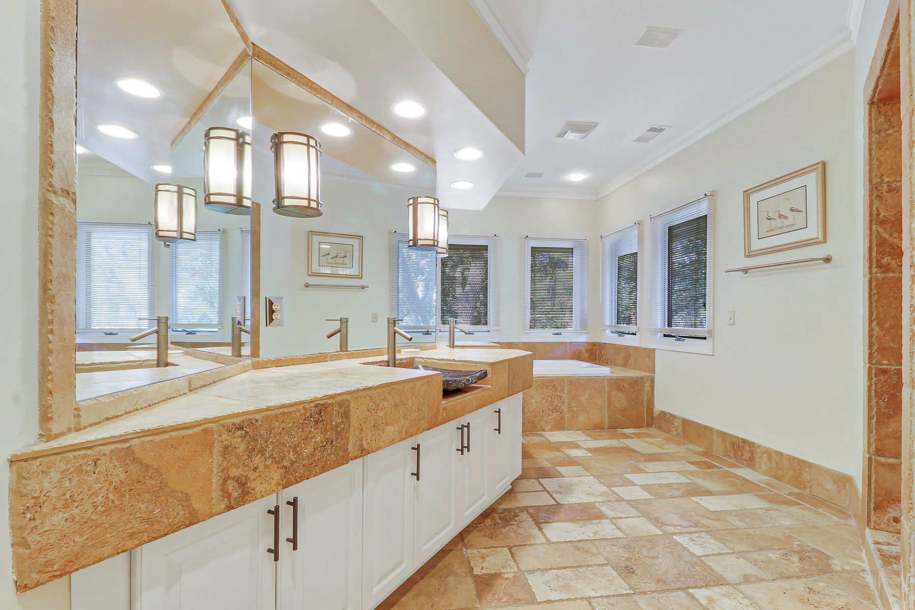 162 Mooring Buoy | Primary bath w/ tub & walk-in shower