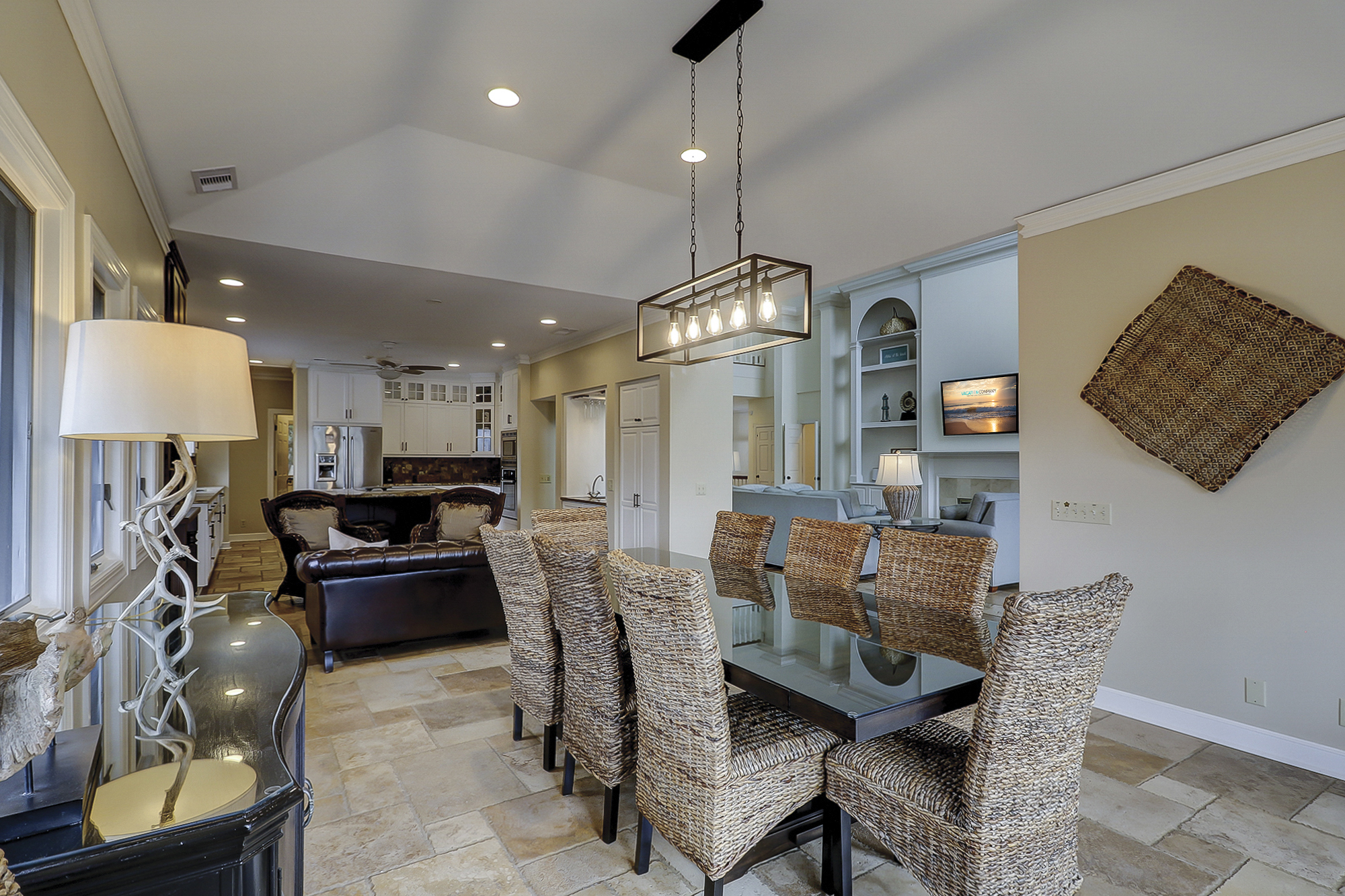 162 Mooring Buoy | Dining Table w/ balcony access & pool views