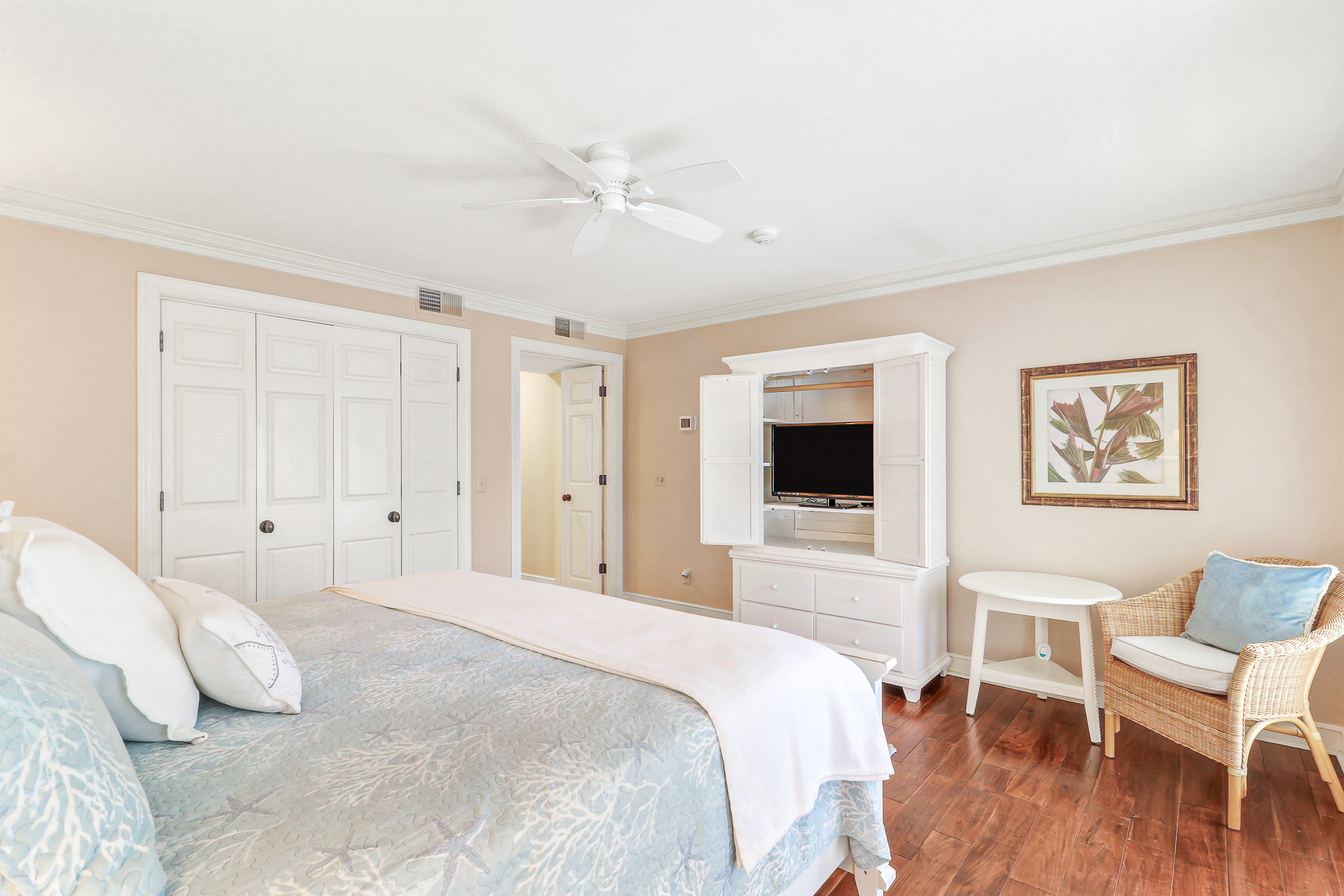 162 Mooring Buoy | Bedroom 1 w/ King bed & ensuite full bath