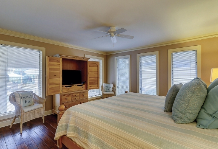 162 Mooring Buoy | Bedroom 3 w/ King bed & ensuite full bath