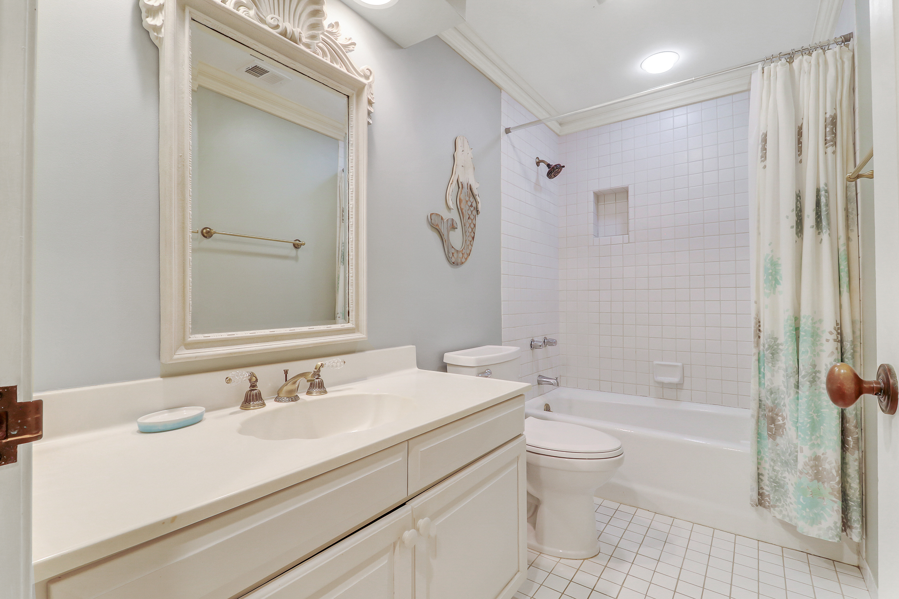 162 Mooring Buoy | Bedroom 3 ensuite bathroom