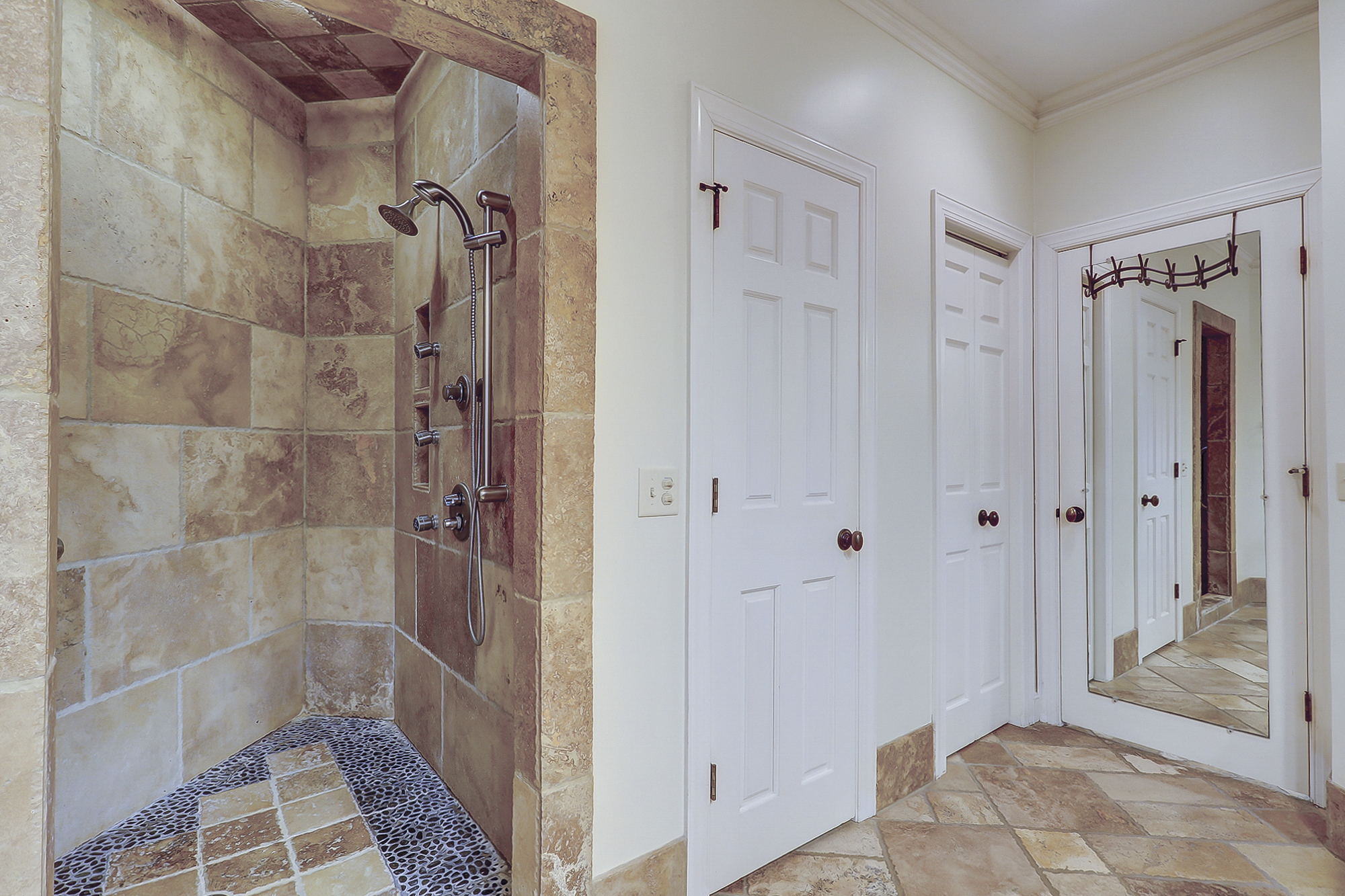 162 Mooring Buoy | Primary bath w/ tub & walk-in shower