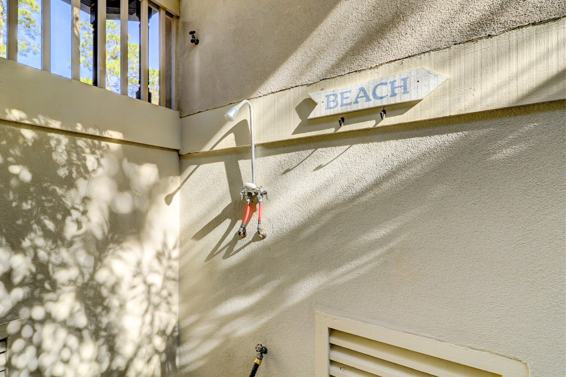 162 Mooring Buoy | Outdoor shower area