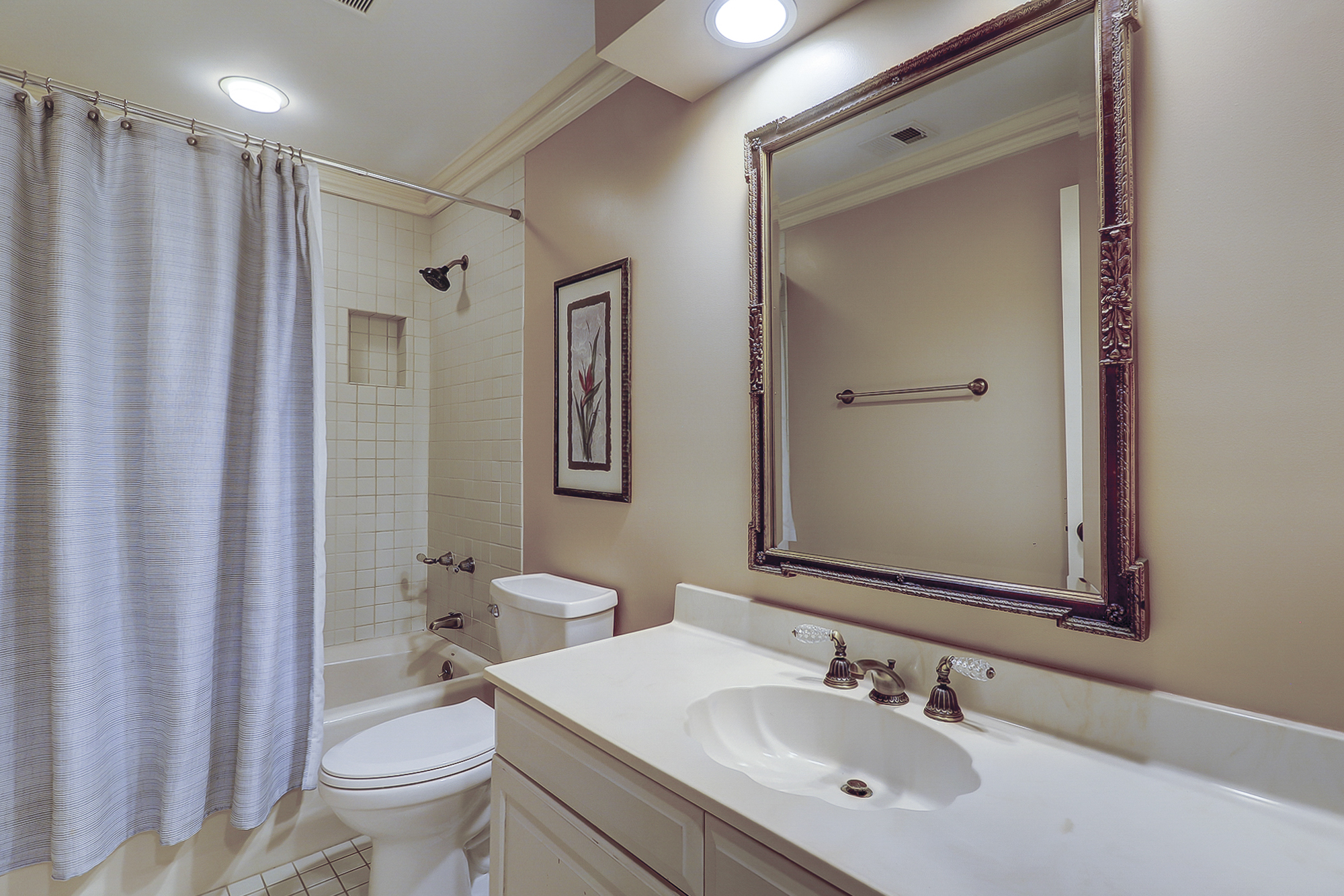 162 Mooring Buoy | Bedroom 2 ensuite Bathroom