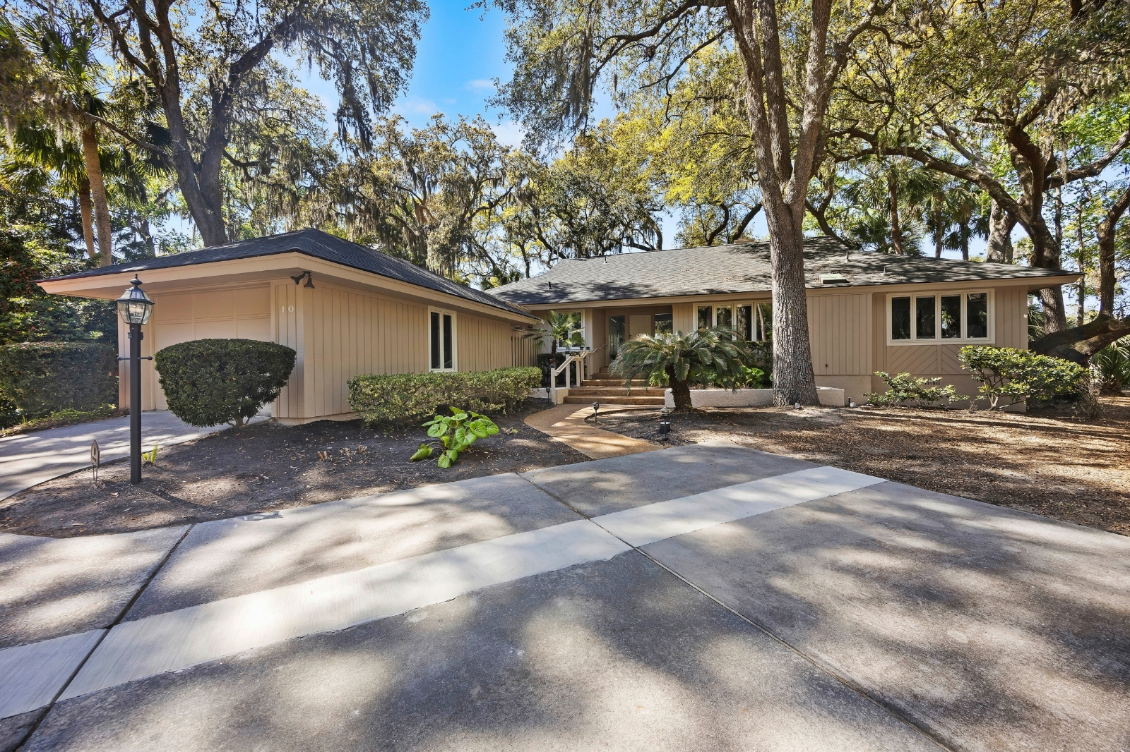 10 Troon | Front Entryway featuring newly painted exterior