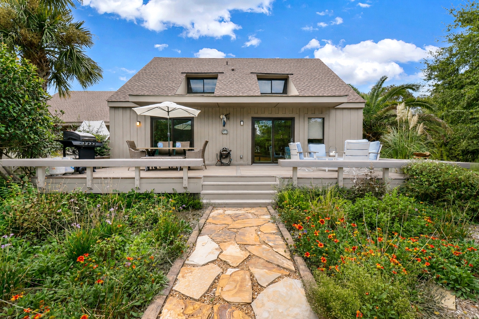 672 Queens Grant | Exterior 