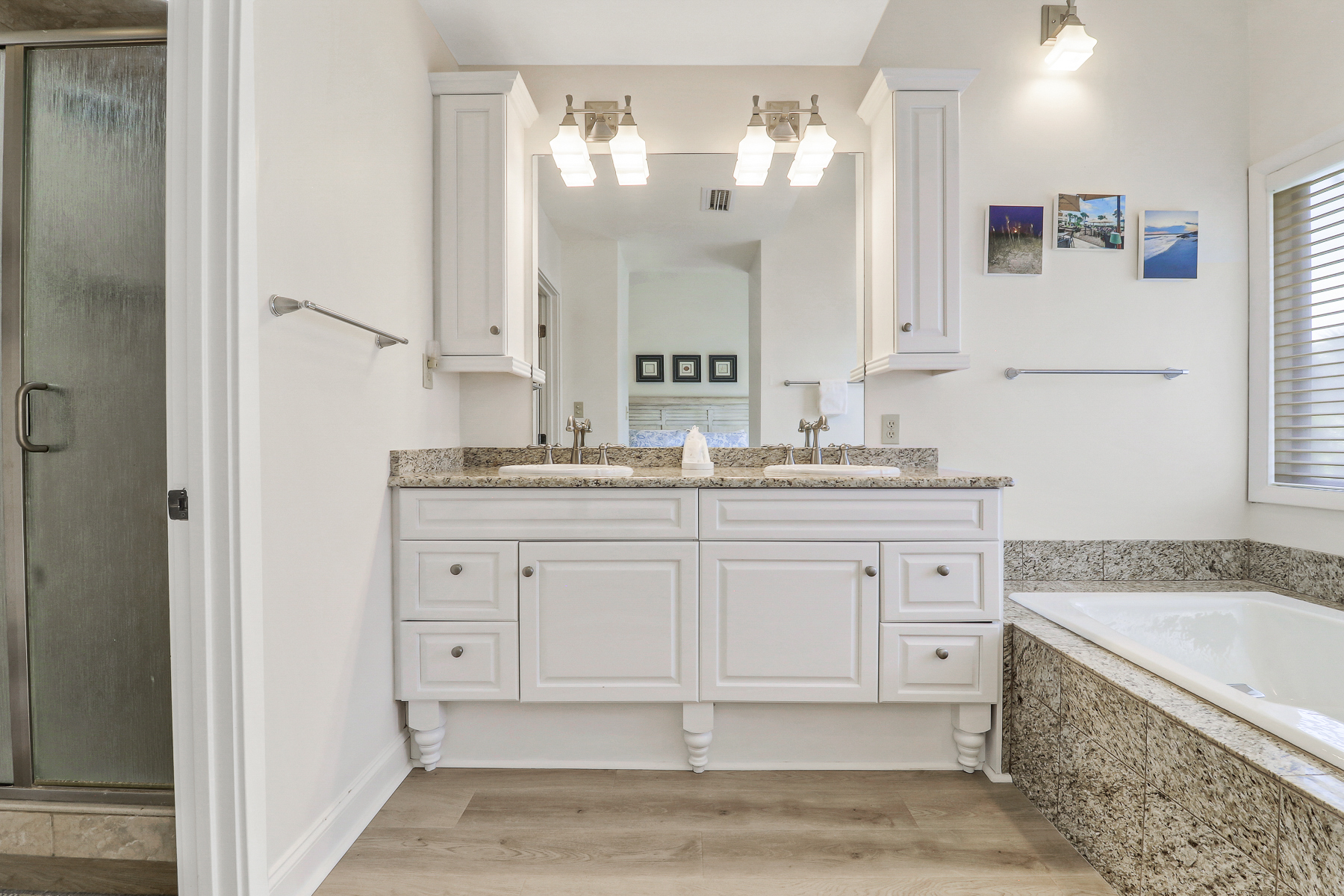 2538 Gleneagle Green | Bedroom 3 Full Bathroom