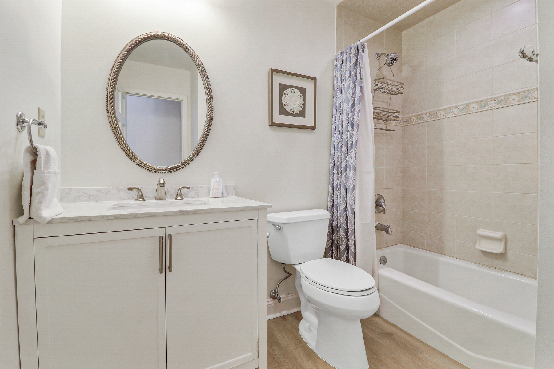 2538 Gleneagle Green | Bedroom 2 Full Bathroom