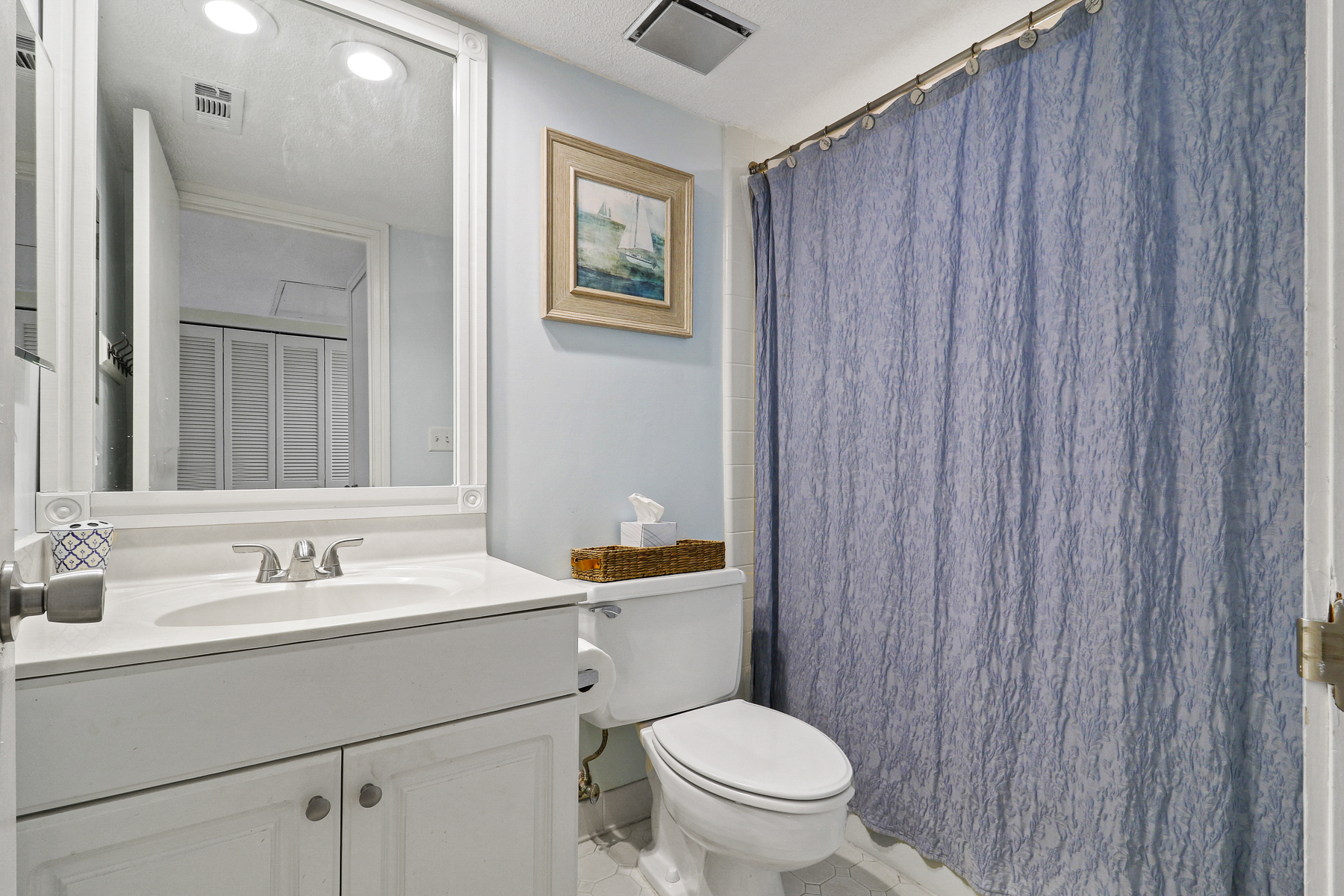 40 Hickory Cove | Bedroom 2 Full Bathroom