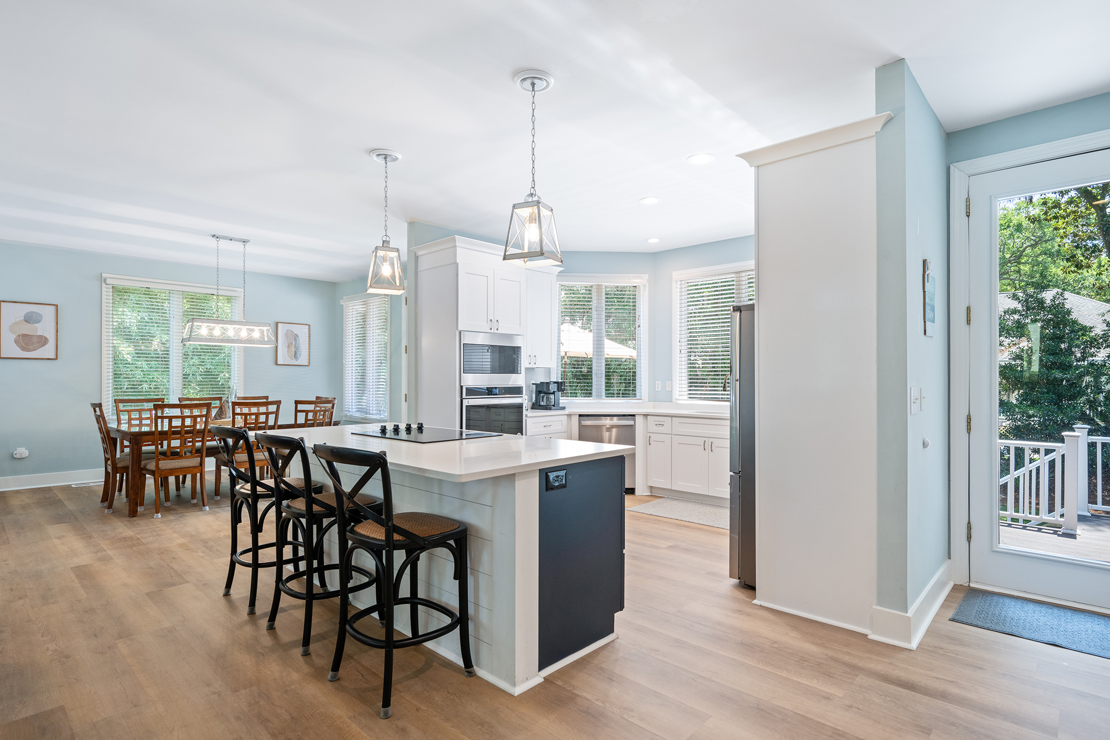 3 Cartgate | Modern kitchen w/ updated appliances